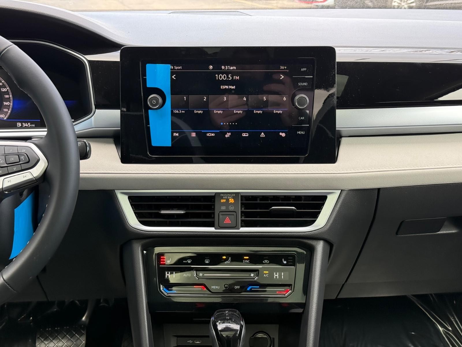 Volkswagen Taos Vehicle Image 07