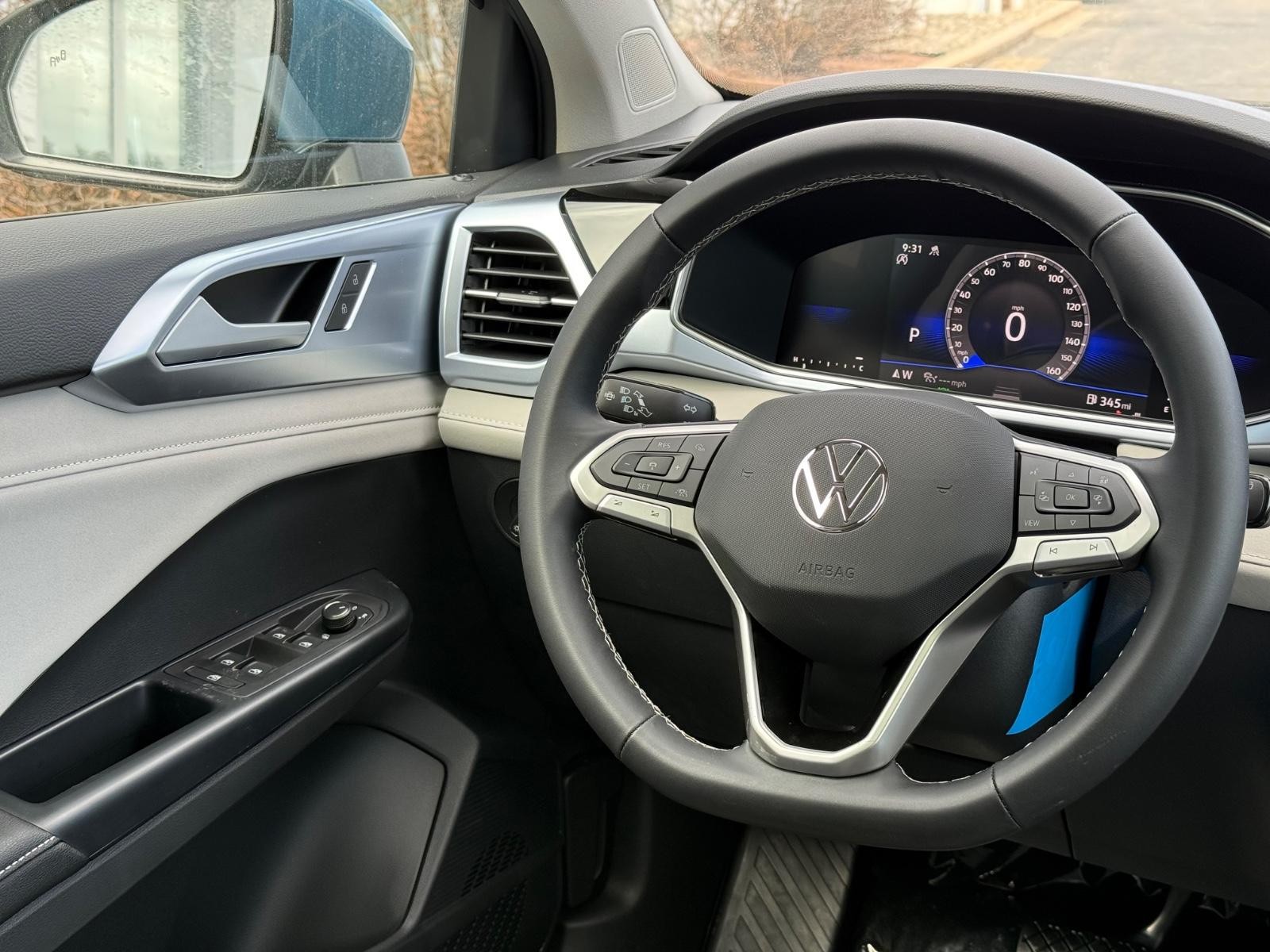 Volkswagen Taos Vehicle Image 09