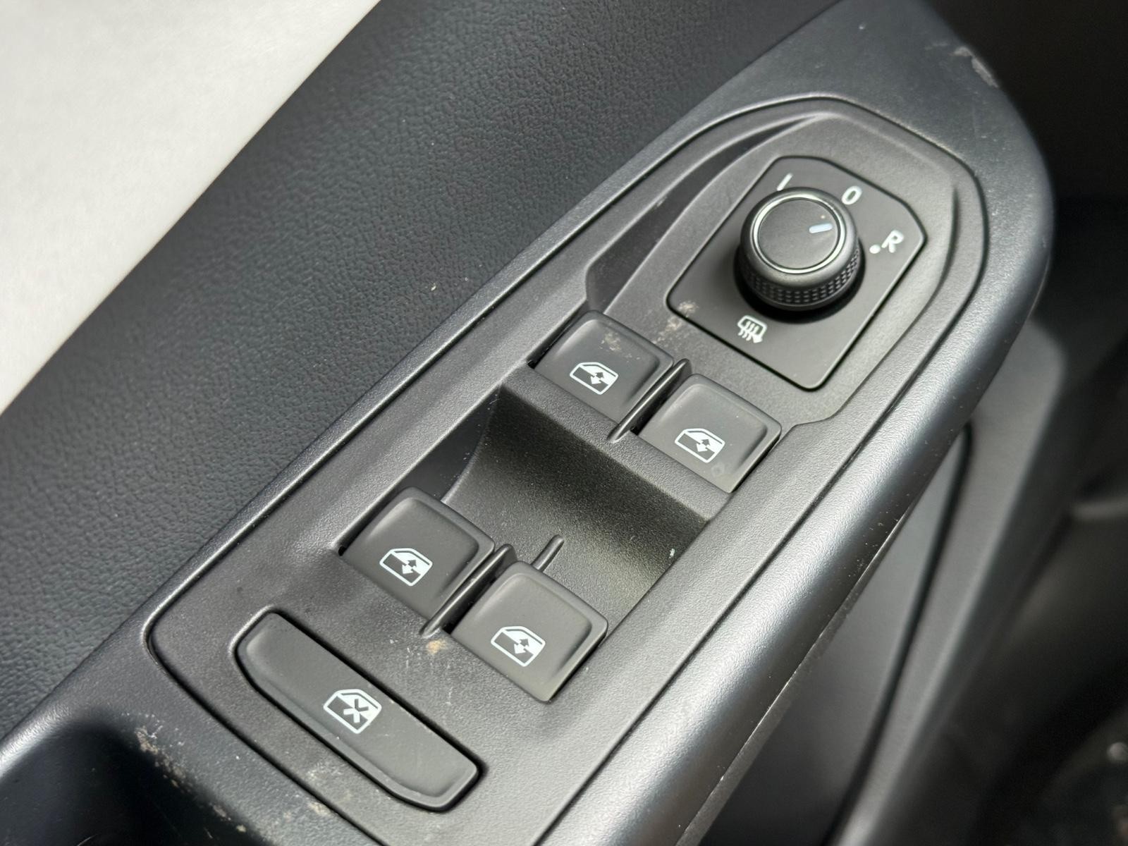 Volkswagen Taos Vehicle Image 15