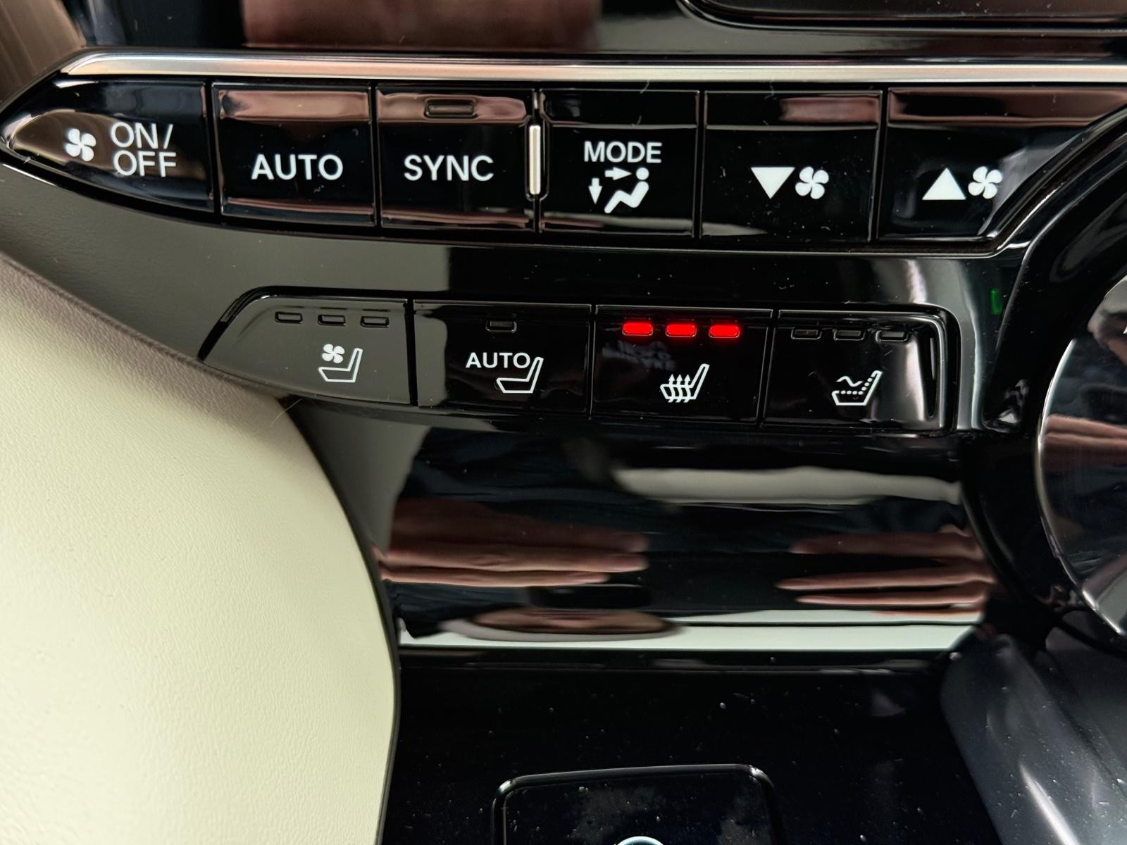 Acura MDX Vehicle Image 14