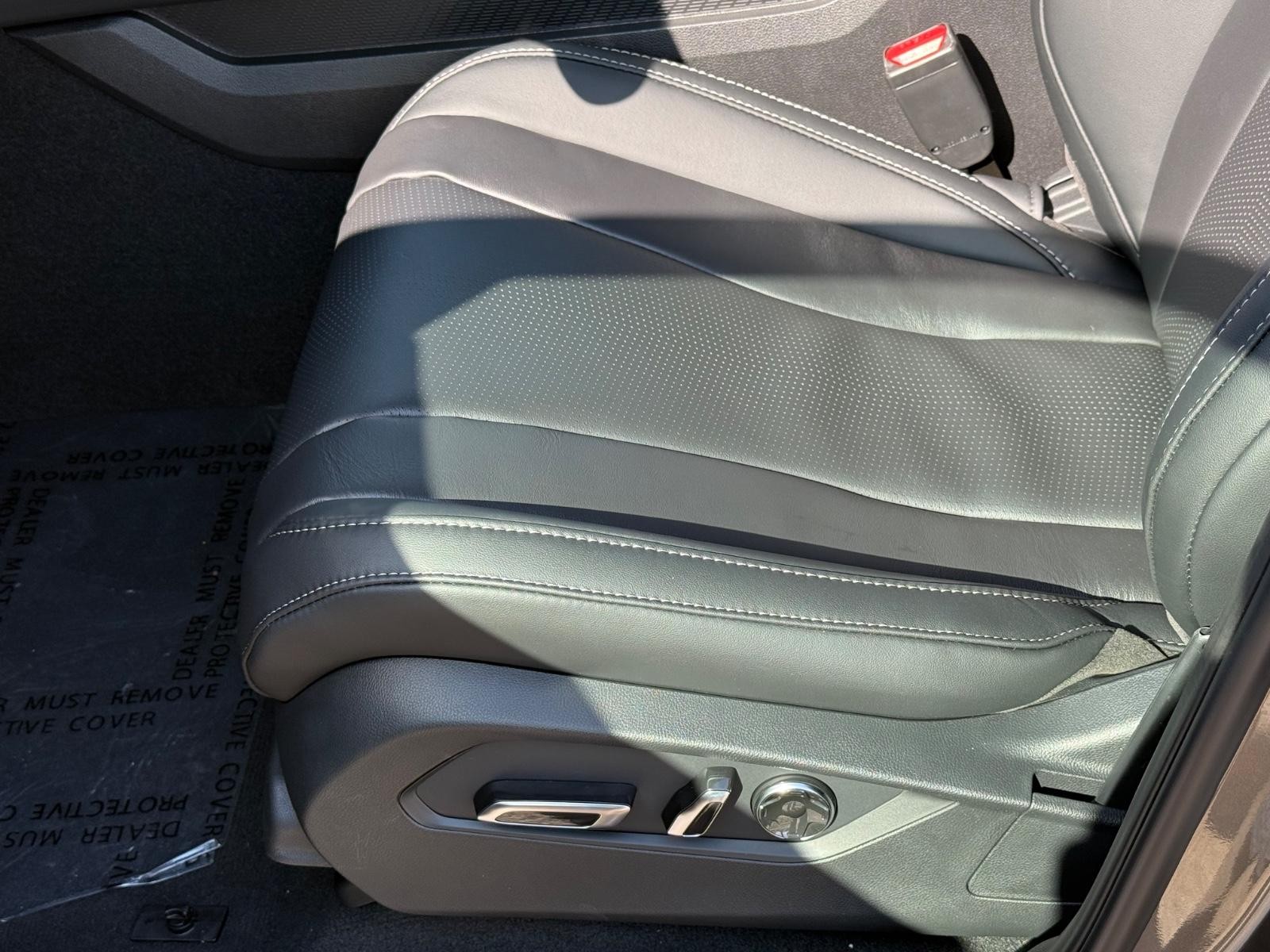 Acura MDX Vehicle Image 17