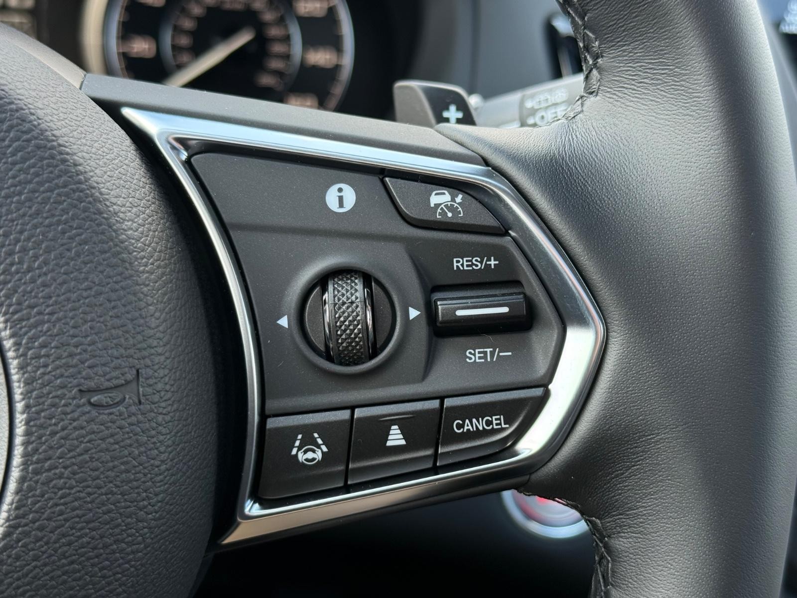 Acura RDX Vehicle Image 13