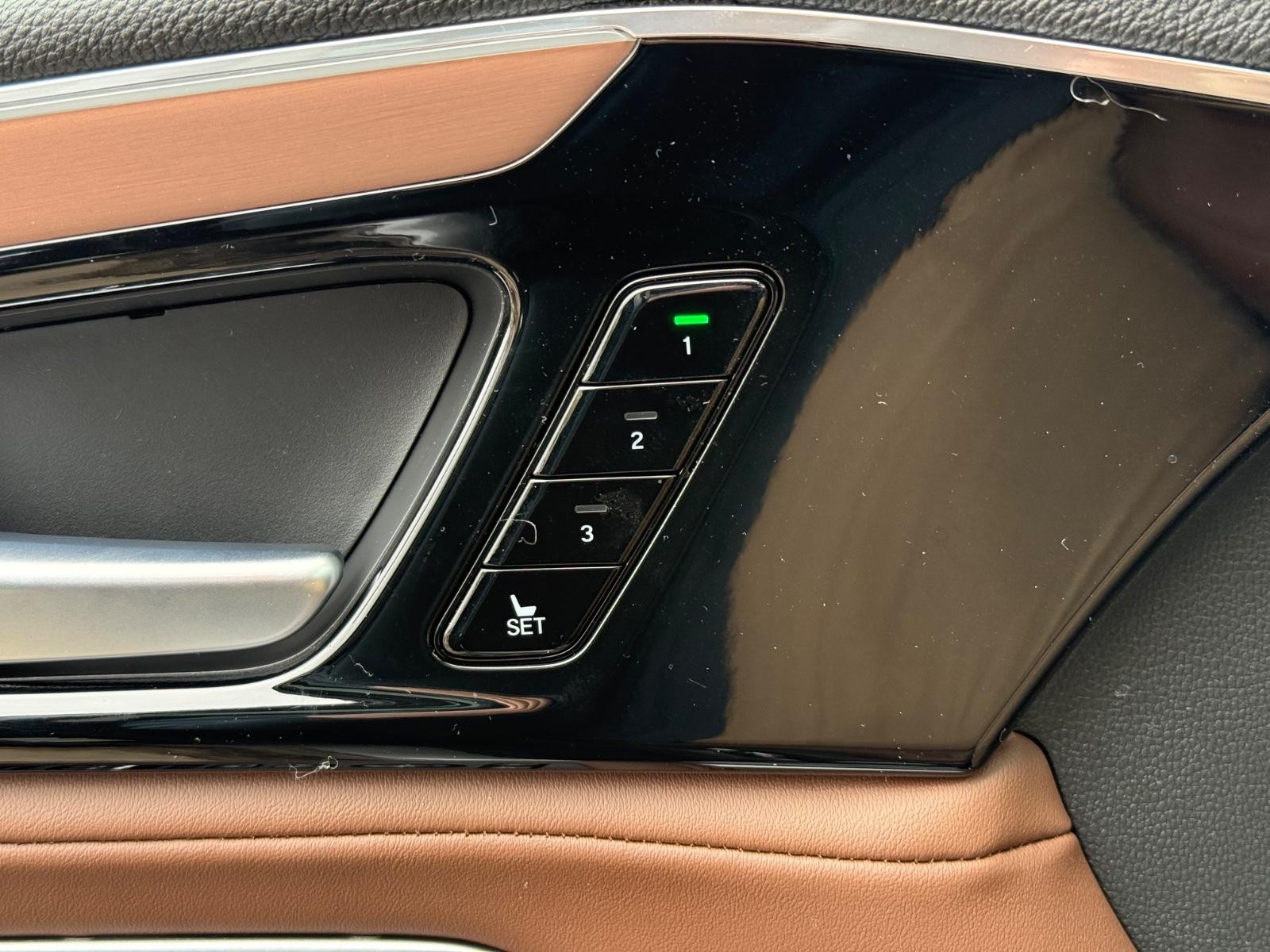 Acura MDX Vehicle Image 11