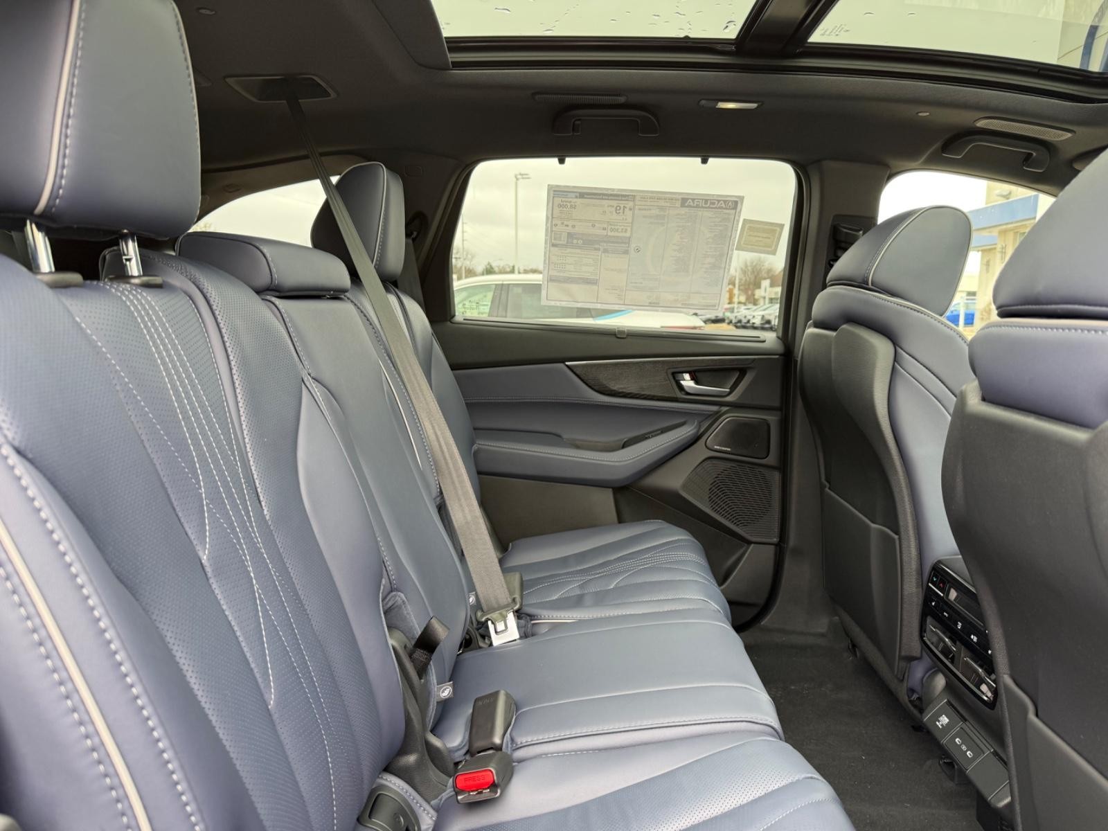 Acura MDX Vehicle Image 05