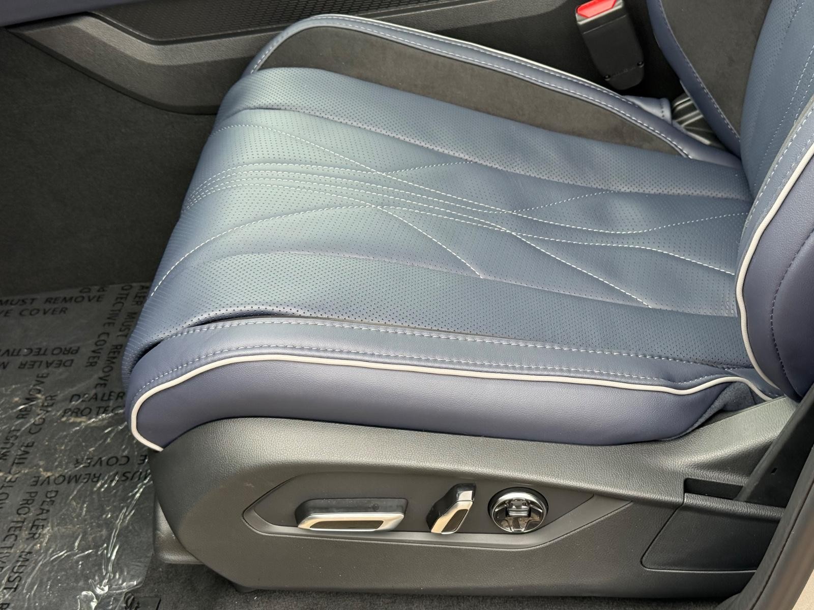 Acura MDX Vehicle Image 17