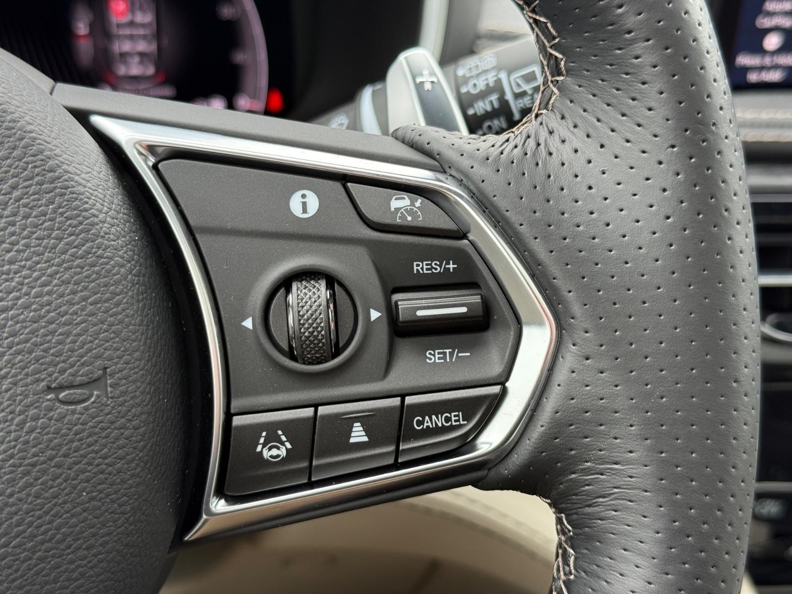 Acura MDX Vehicle Image 12