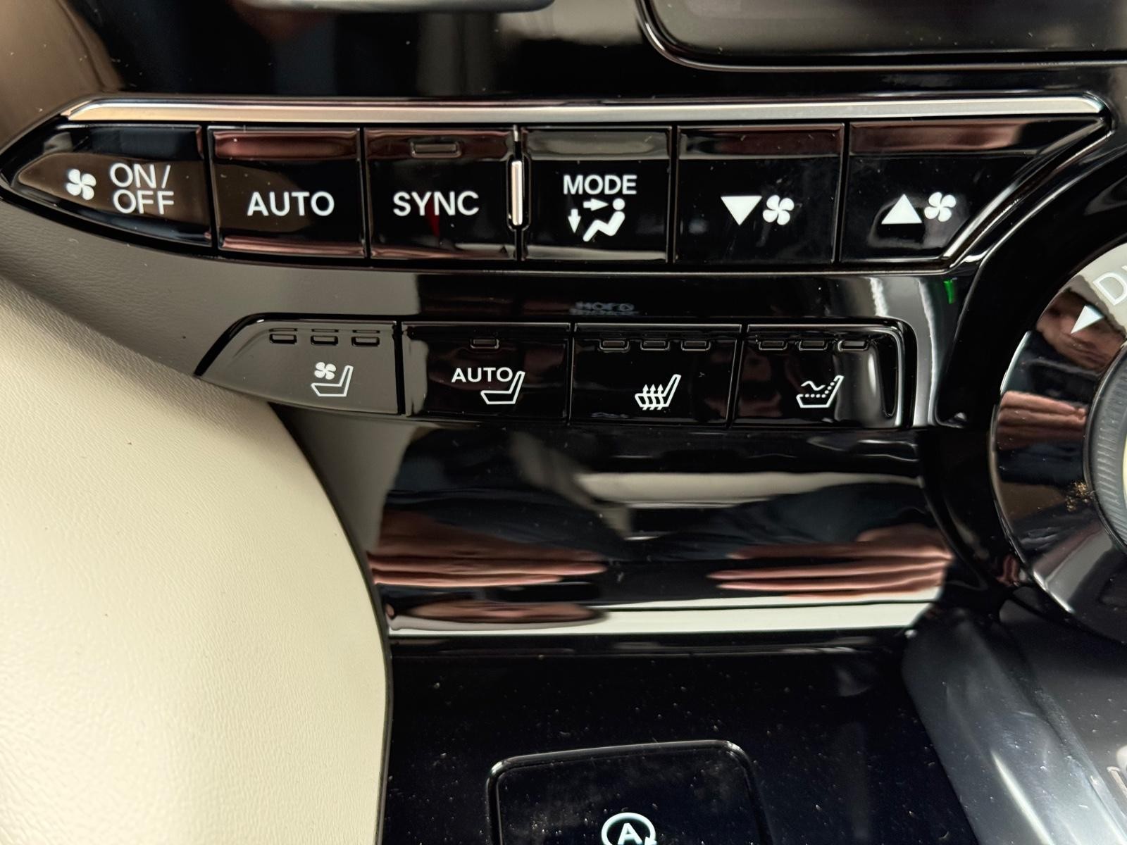 Acura MDX Vehicle Image 14