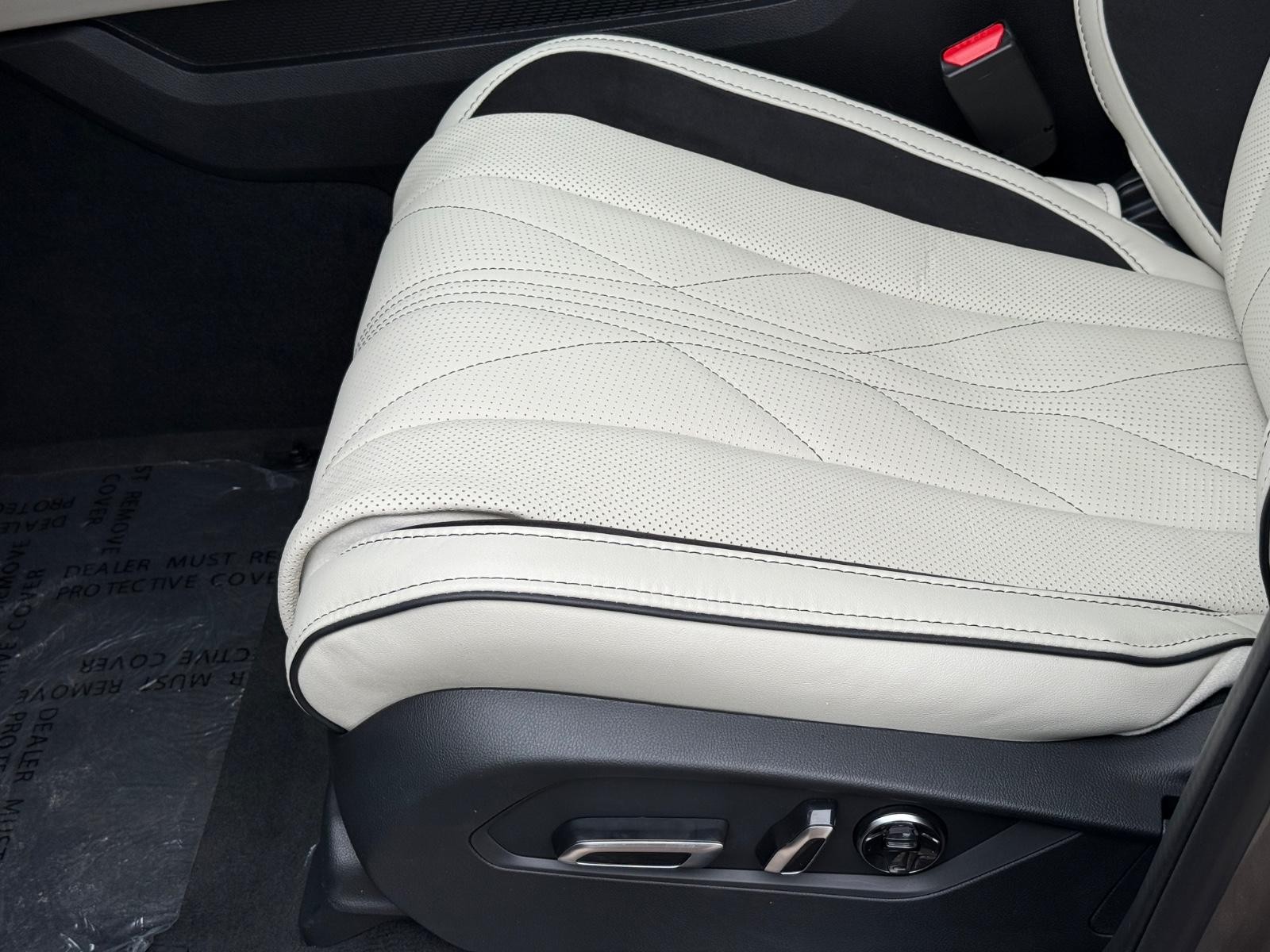 Acura MDX Vehicle Image 16