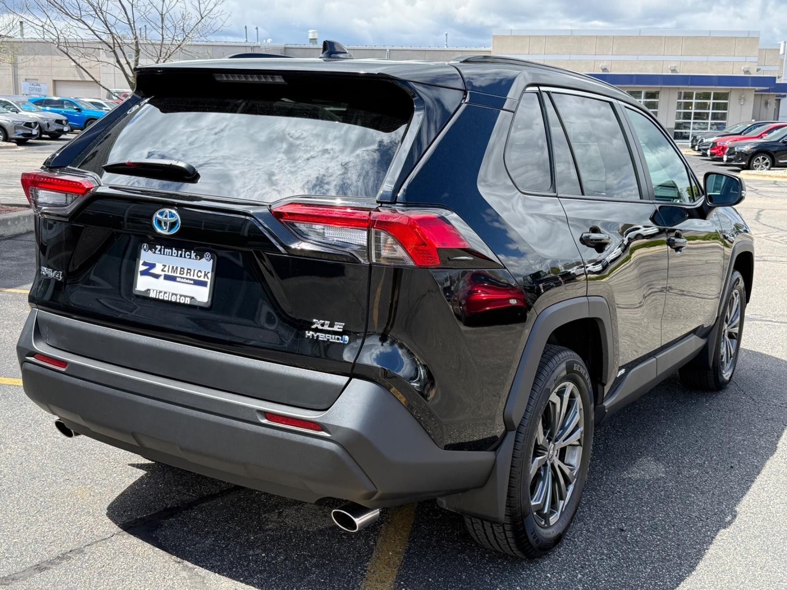 Toyota RAV4 Vehicle Image 03