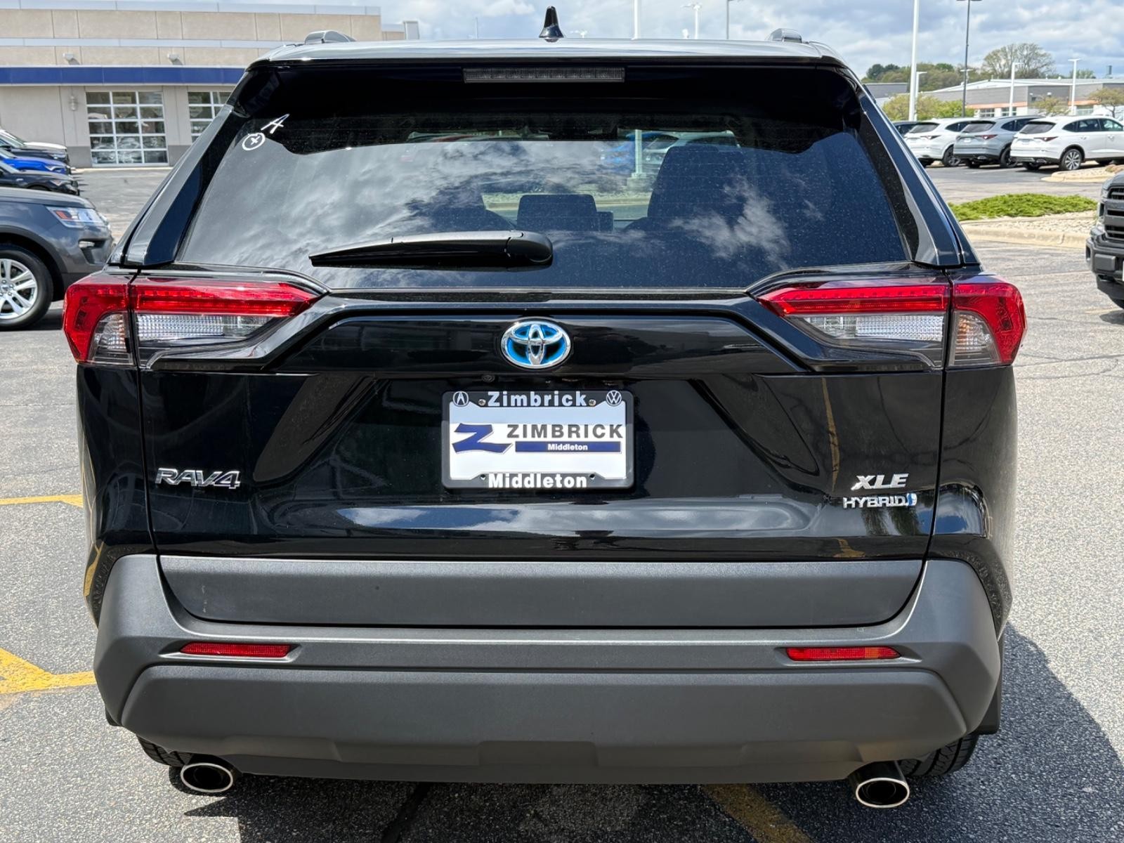 Toyota RAV4 Vehicle Image 04