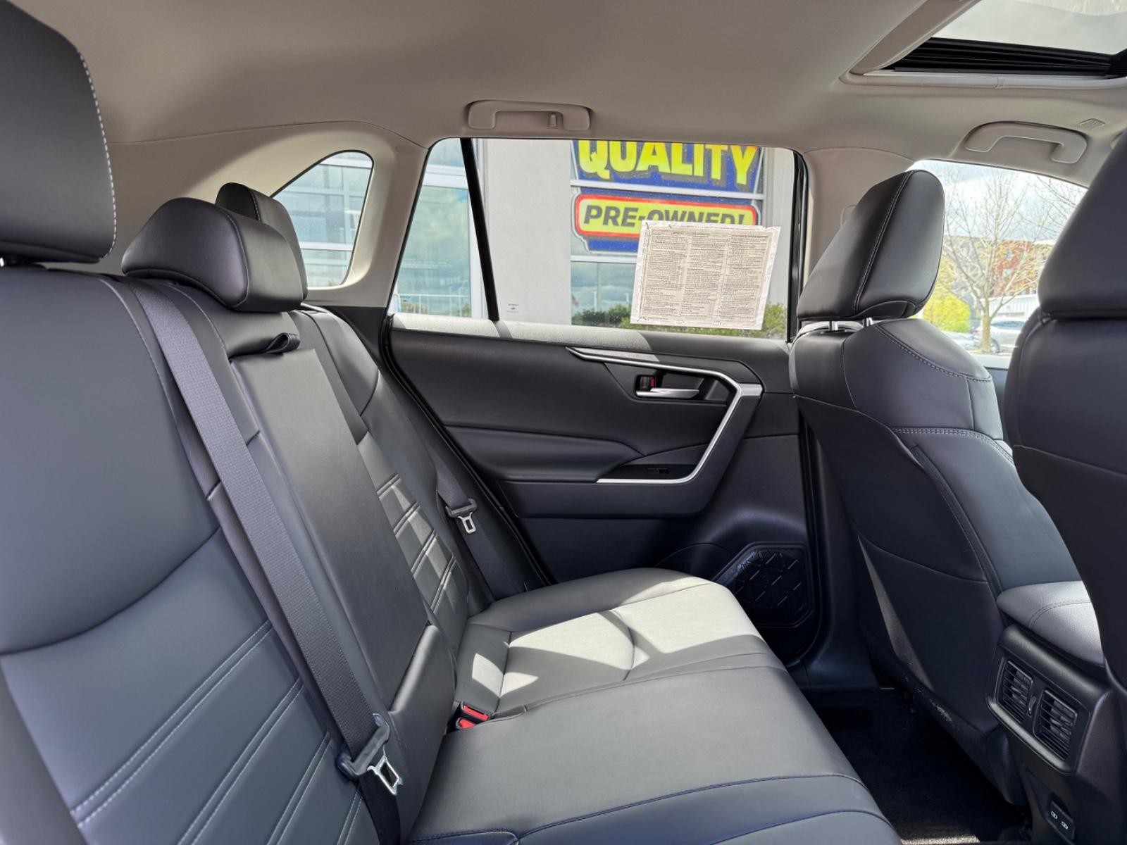 Toyota RAV4 Vehicle Image 10