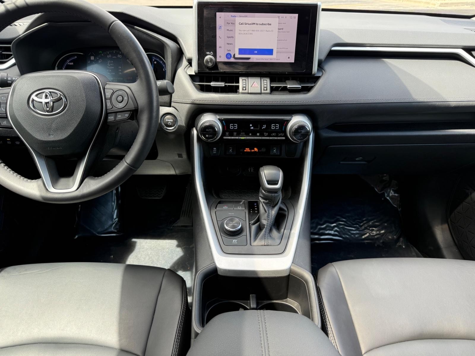 Toyota RAV4 Vehicle Image 11