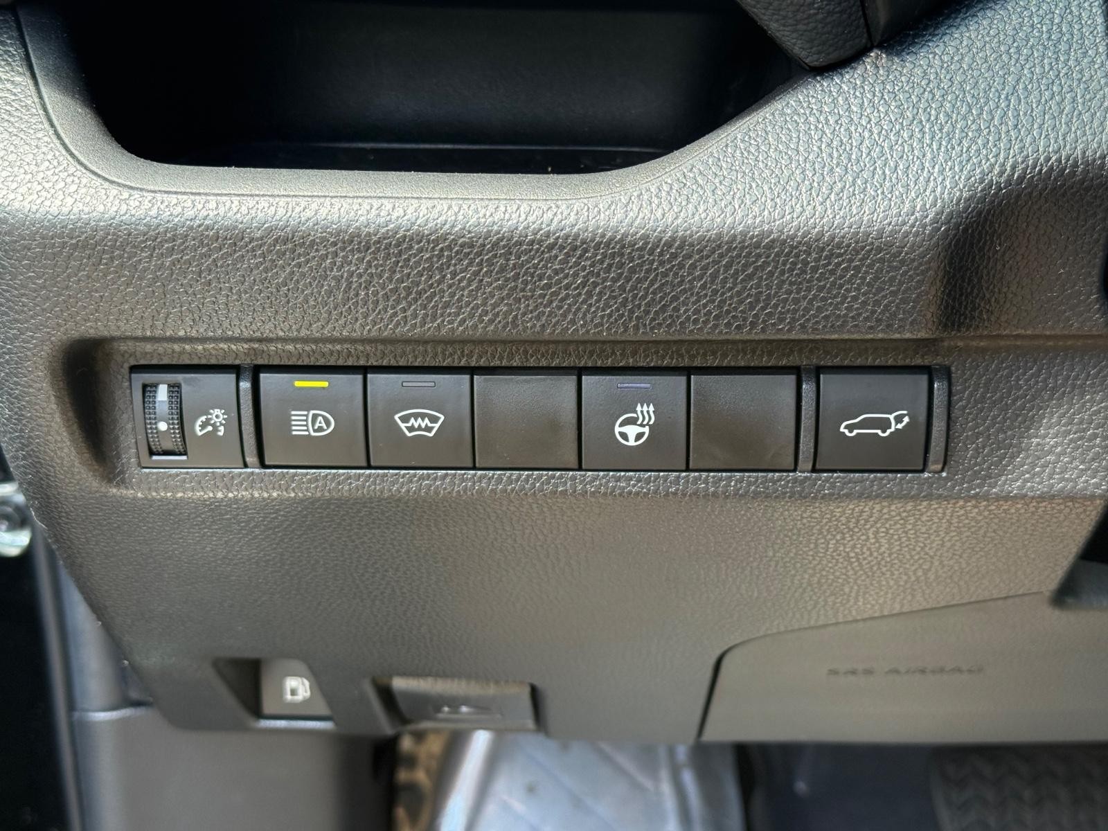 Toyota RAV4 Vehicle Image 17