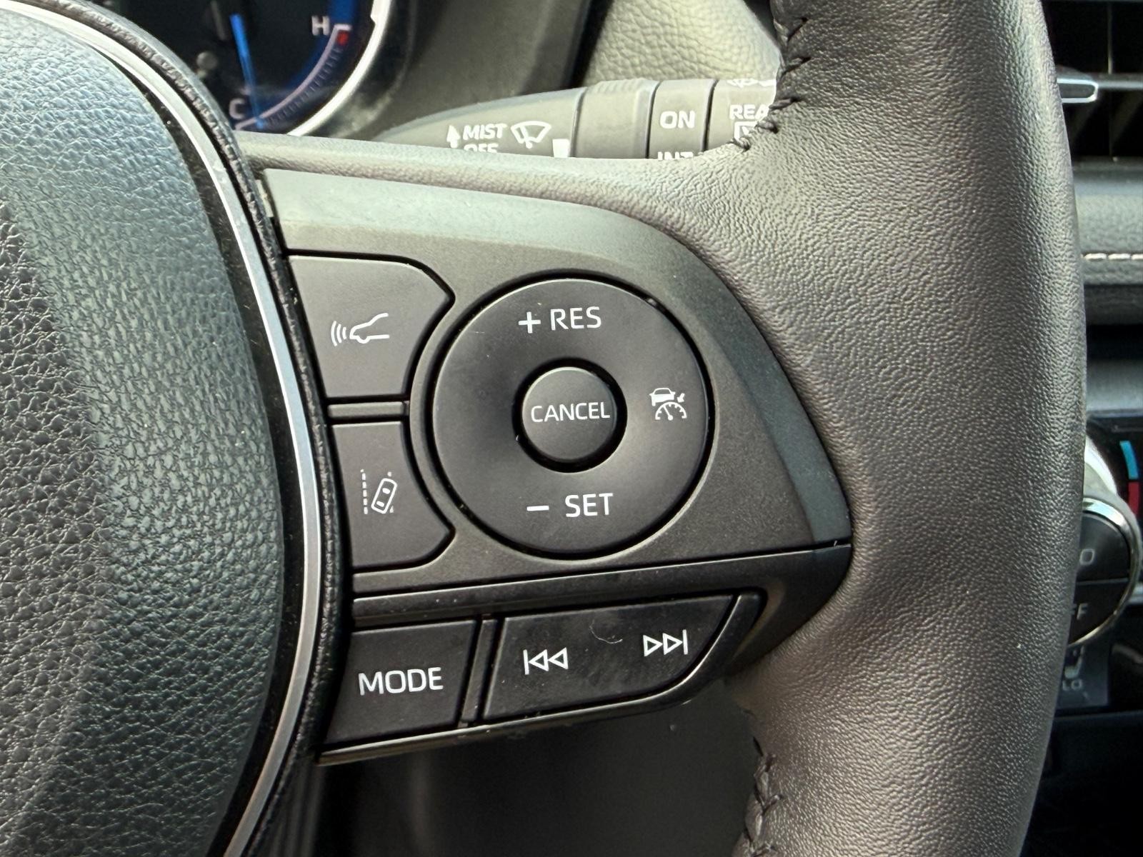 Toyota RAV4 Vehicle Image 19