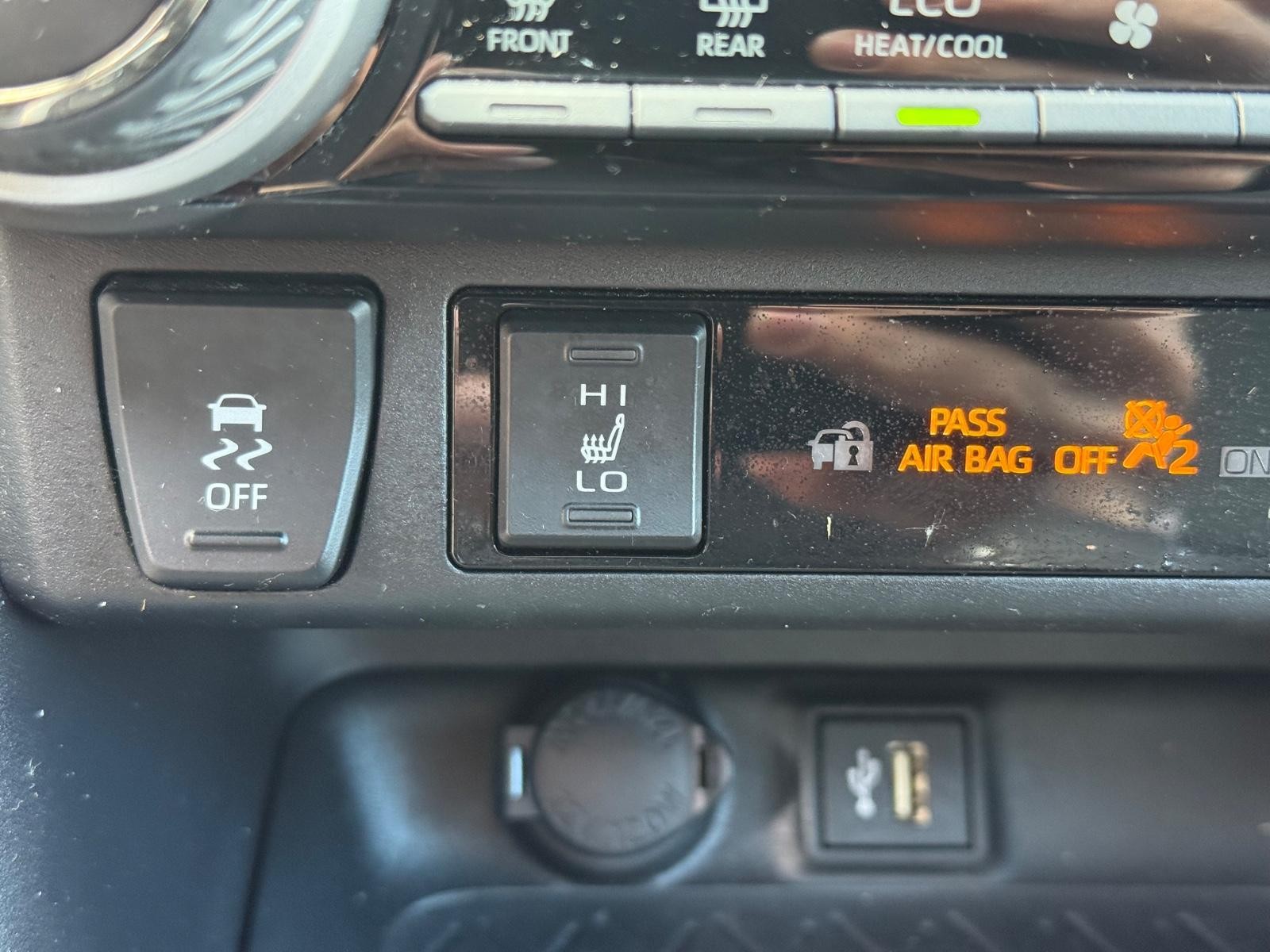 Toyota RAV4 Vehicle Image 22