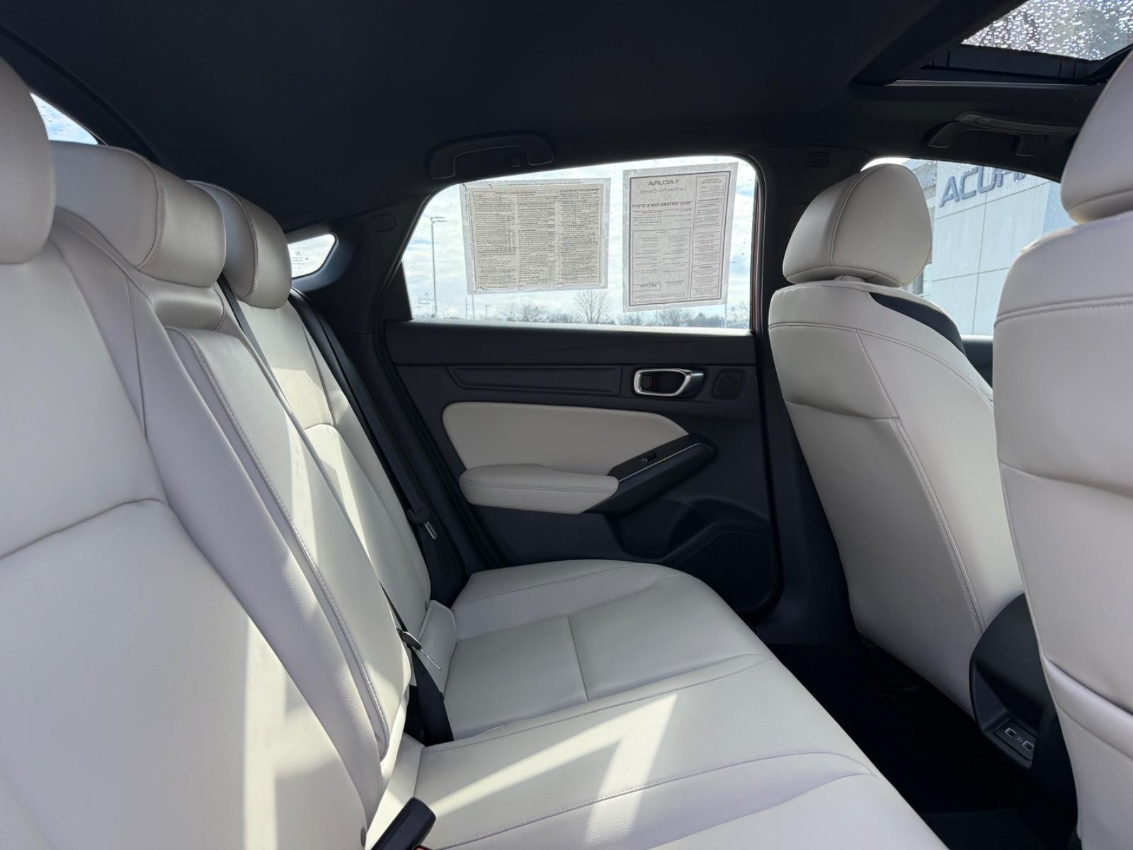 Acura Integra Vehicle Full-screen Gallery Image 10