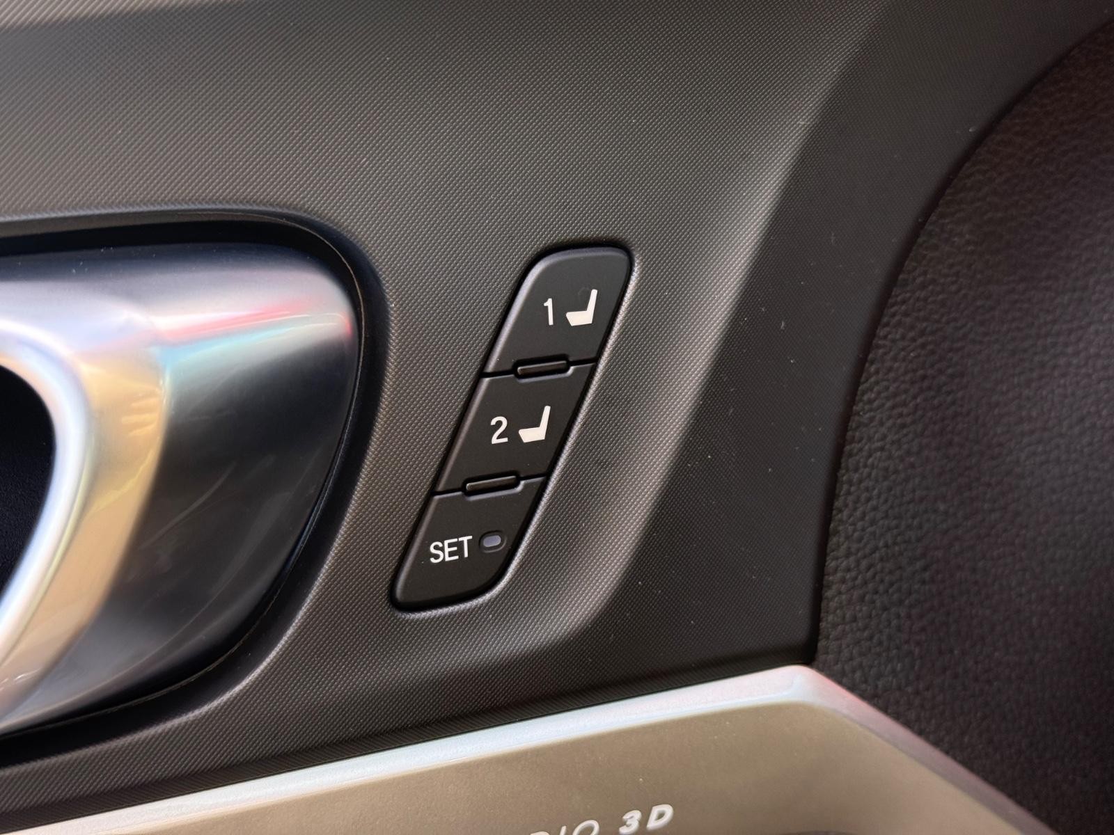 Acura Integra Vehicle Full-screen Gallery Image 16