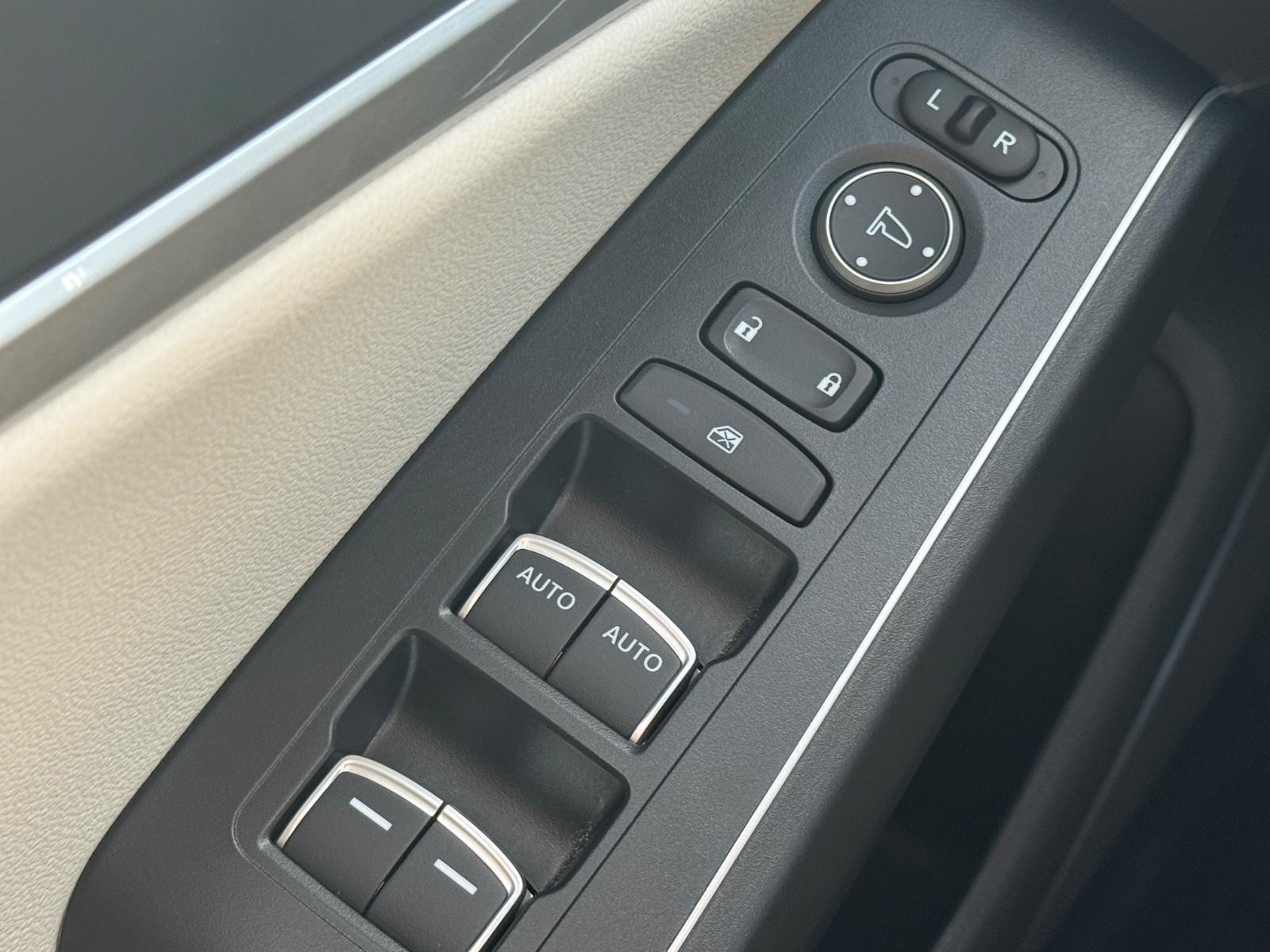 Acura Integra Vehicle Full-screen Gallery Image 22