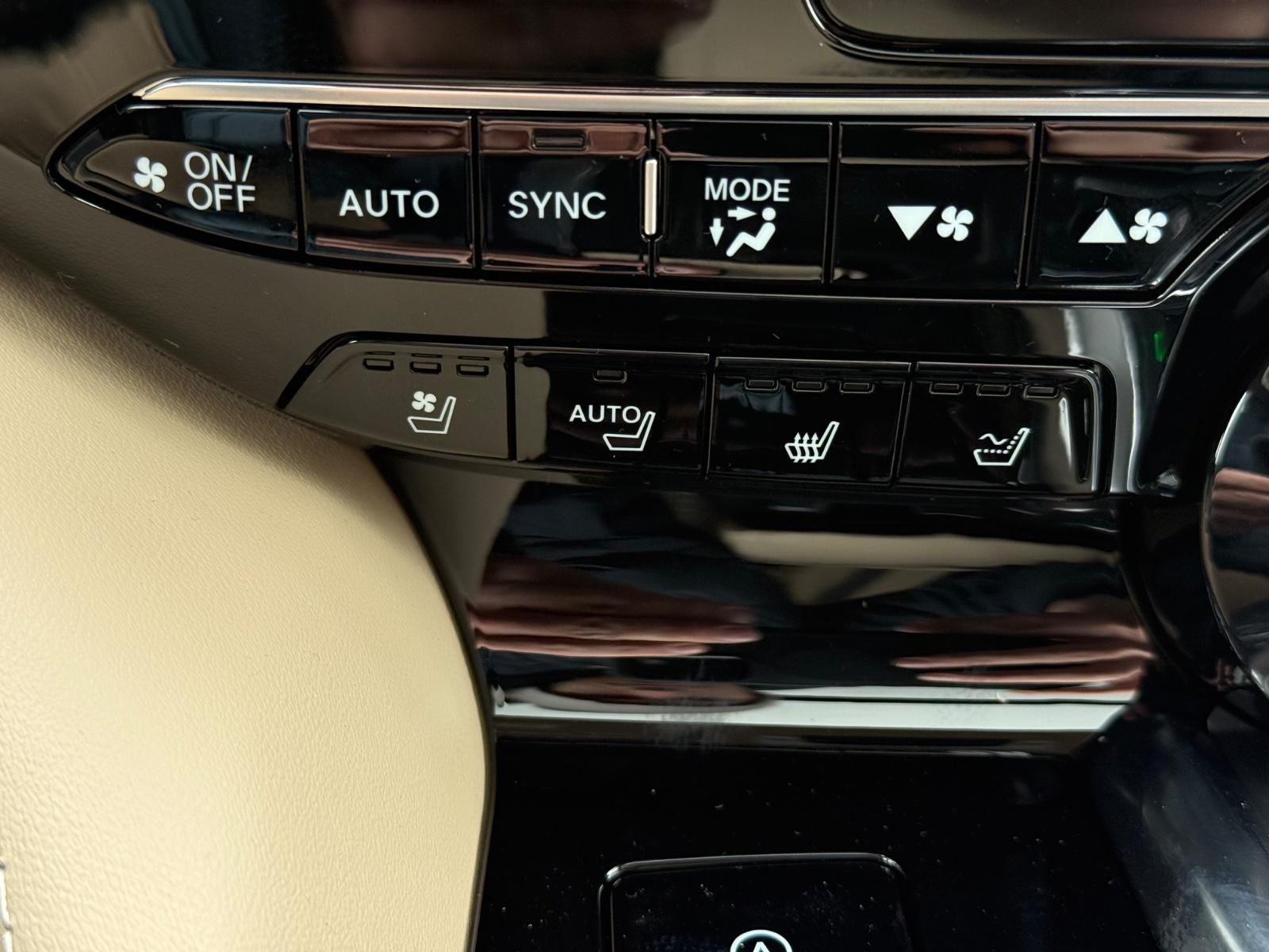 Acura MDX Vehicle Image 14