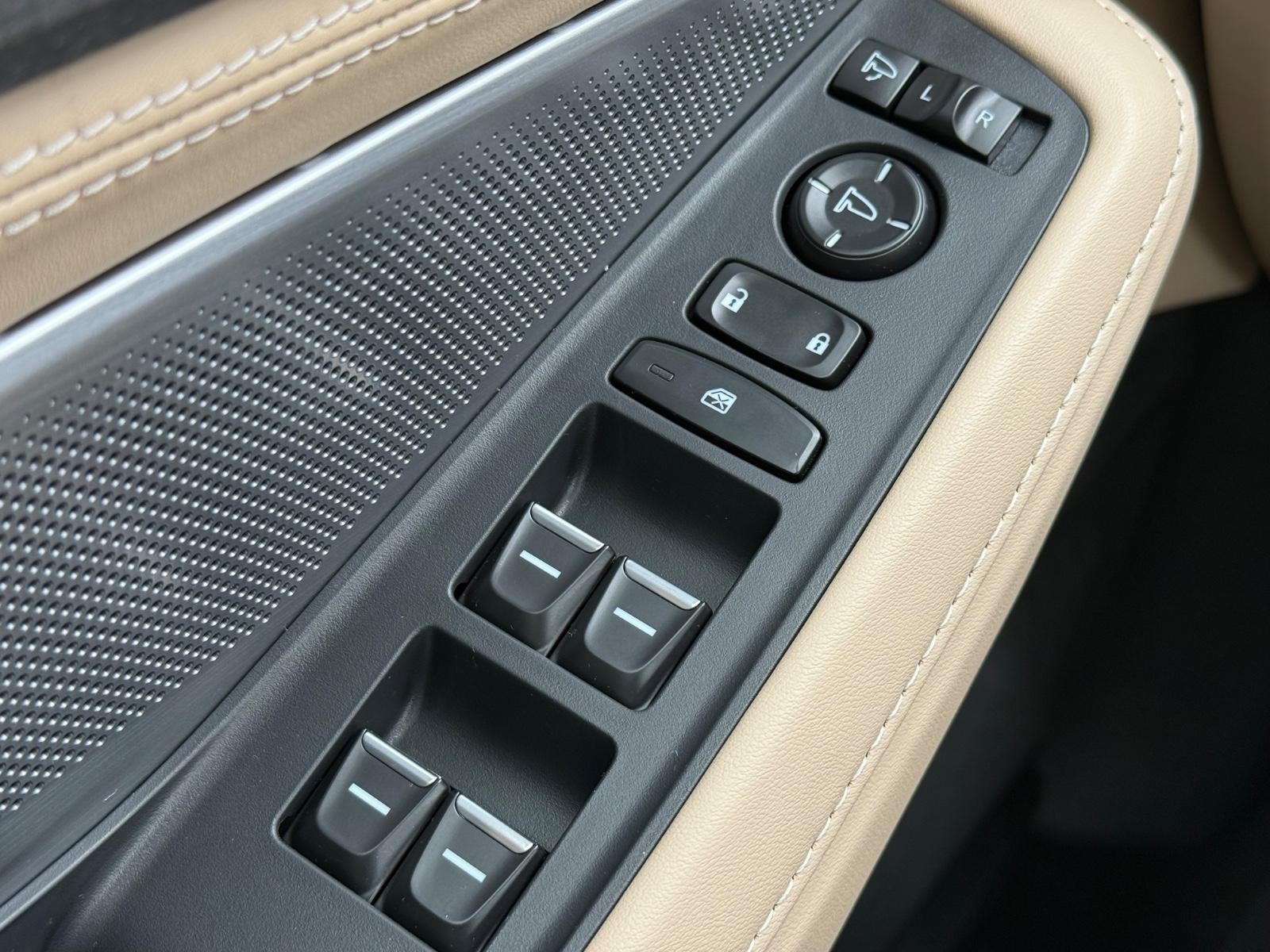 Acura MDX Vehicle Image 15