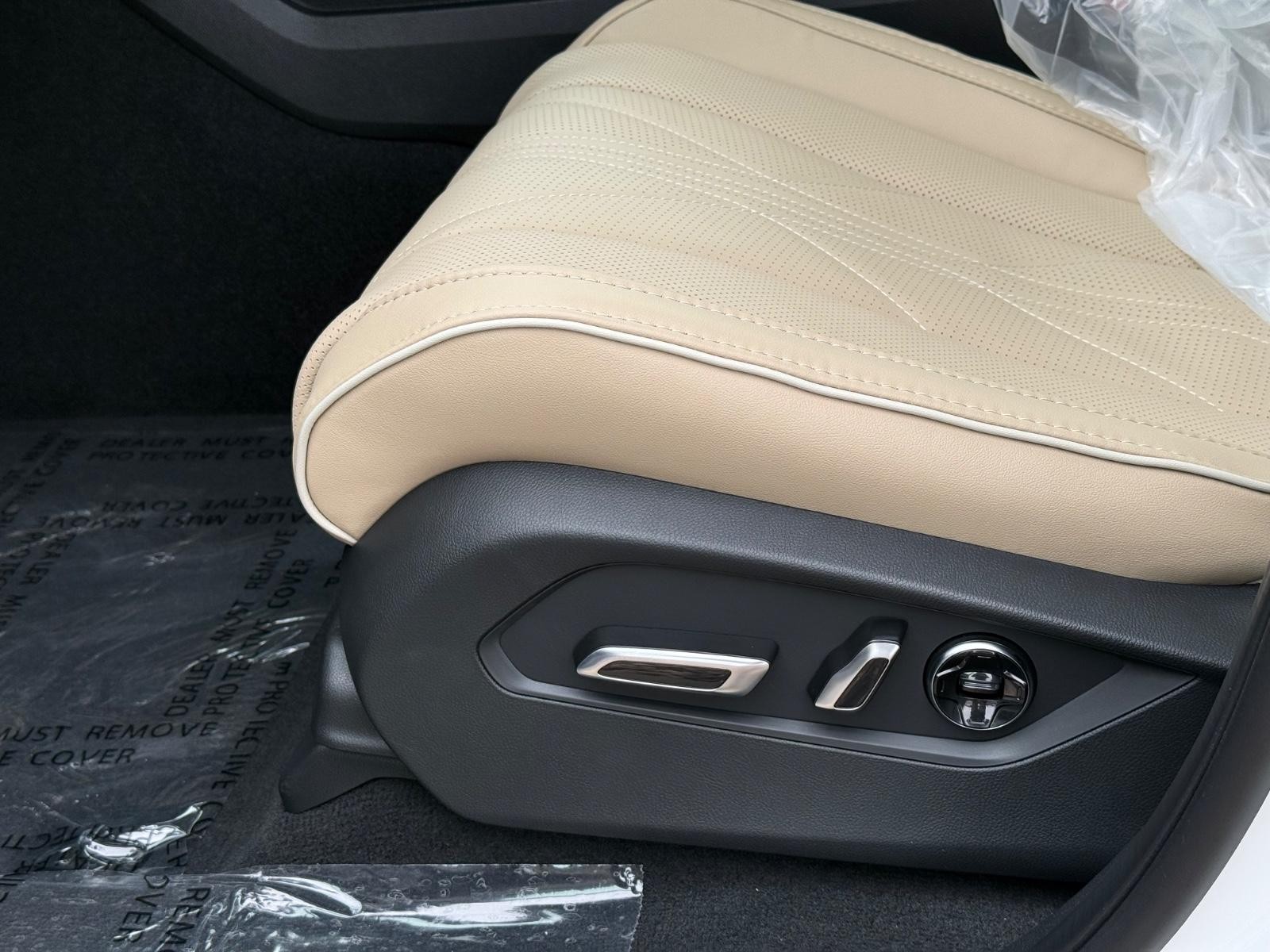 Acura MDX Vehicle Image 16