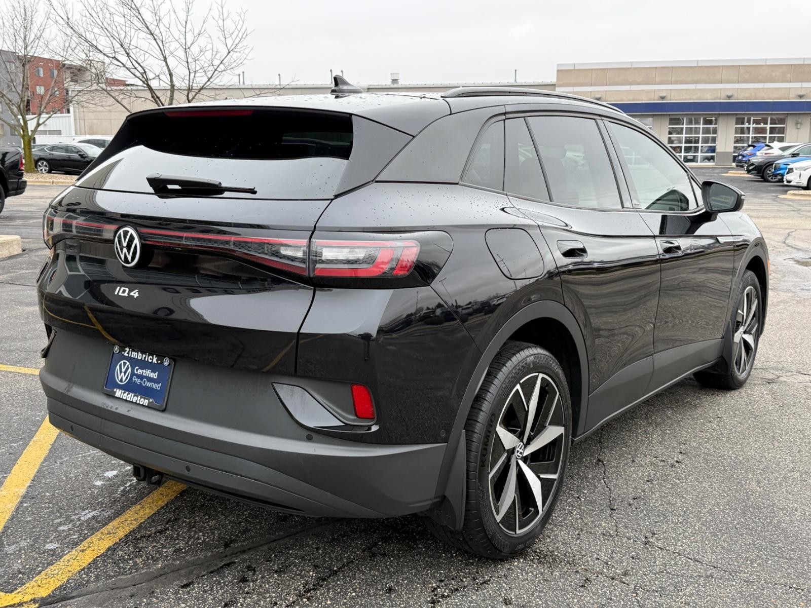 Volkswagen ID.4 Vehicle Image 03