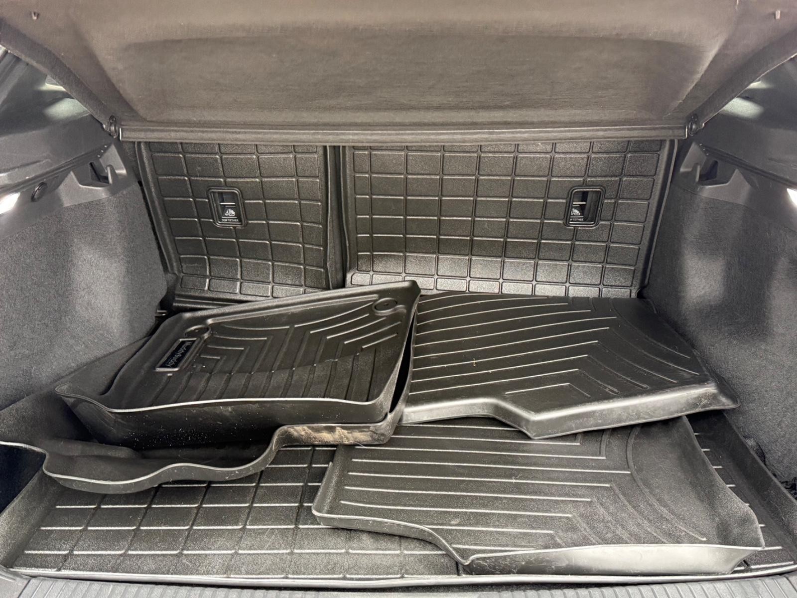 Volkswagen ID.4 Vehicle Image 05