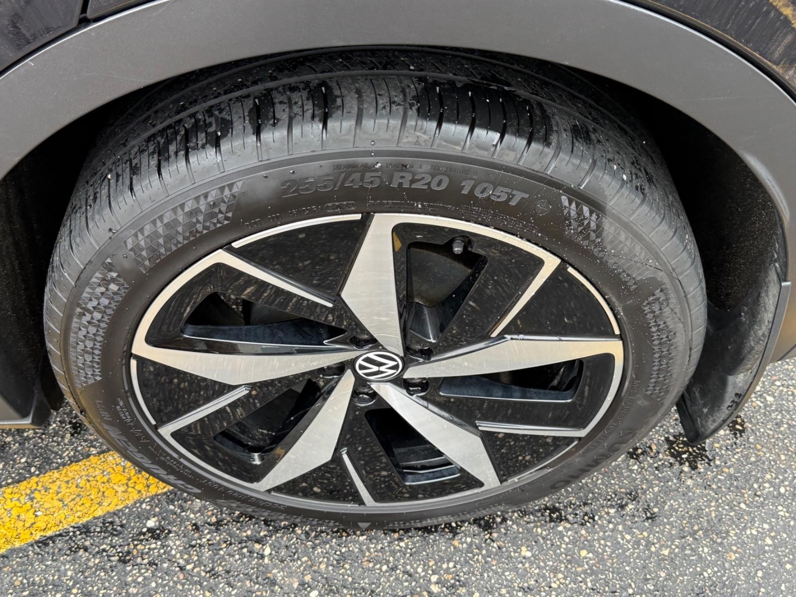 Volkswagen ID.4 Vehicle Image 07