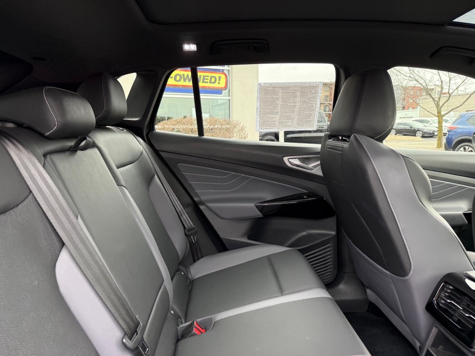 Volkswagen ID.4 Vehicle Image 10