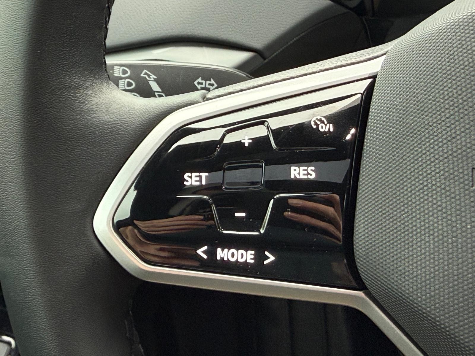 Volkswagen ID.4 Vehicle Image 15