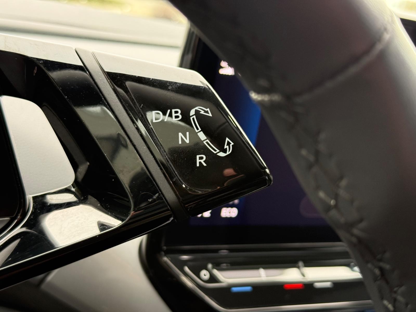 Volkswagen ID.4 Vehicle Image 17