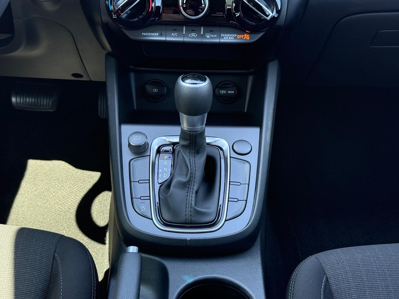 Hyundai Kona Vehicle Image 13