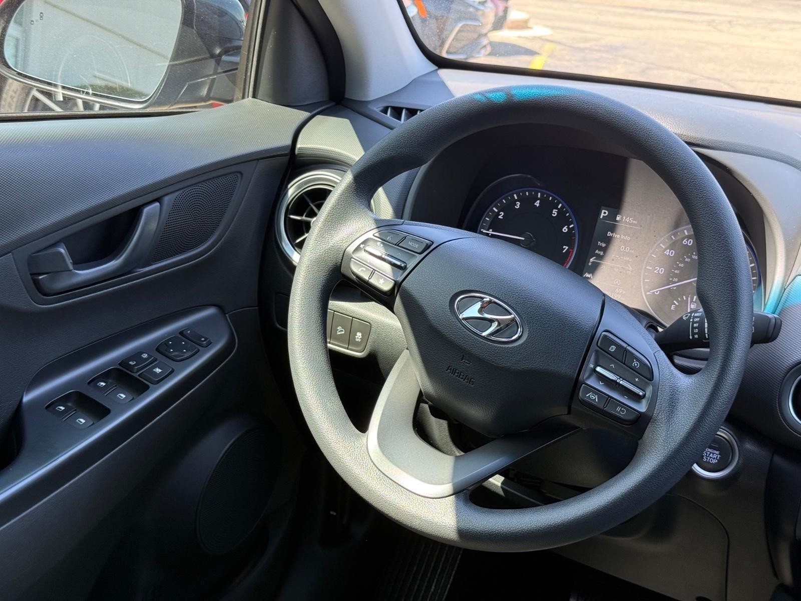 Hyundai Kona Vehicle Image 14