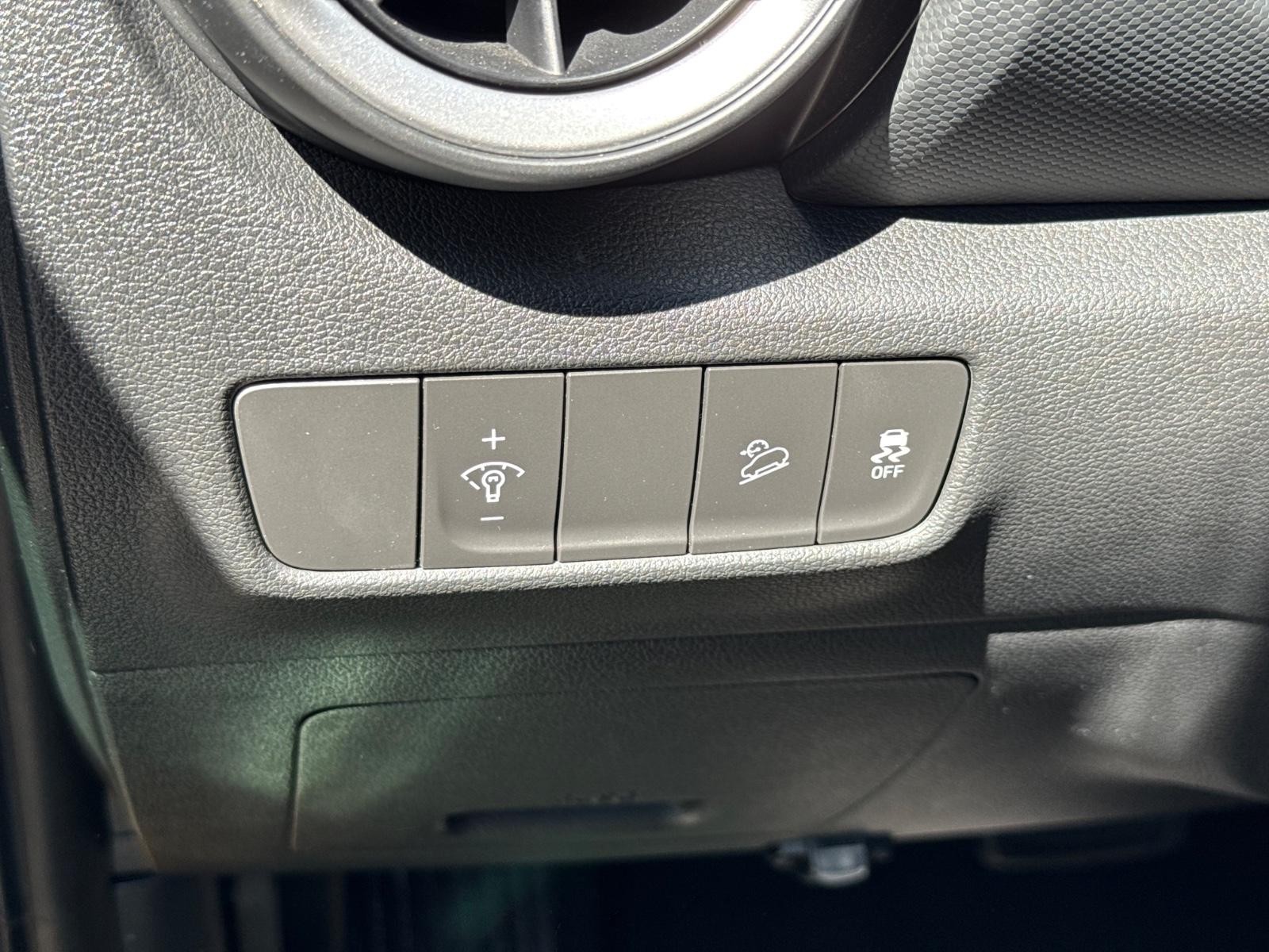 Hyundai Kona Vehicle Image 20