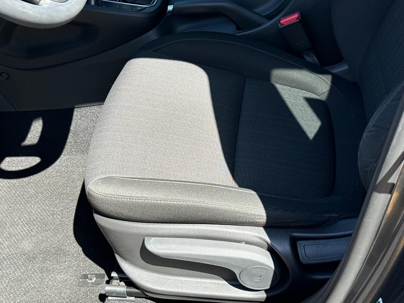 Hyundai Kona Vehicle Image 22