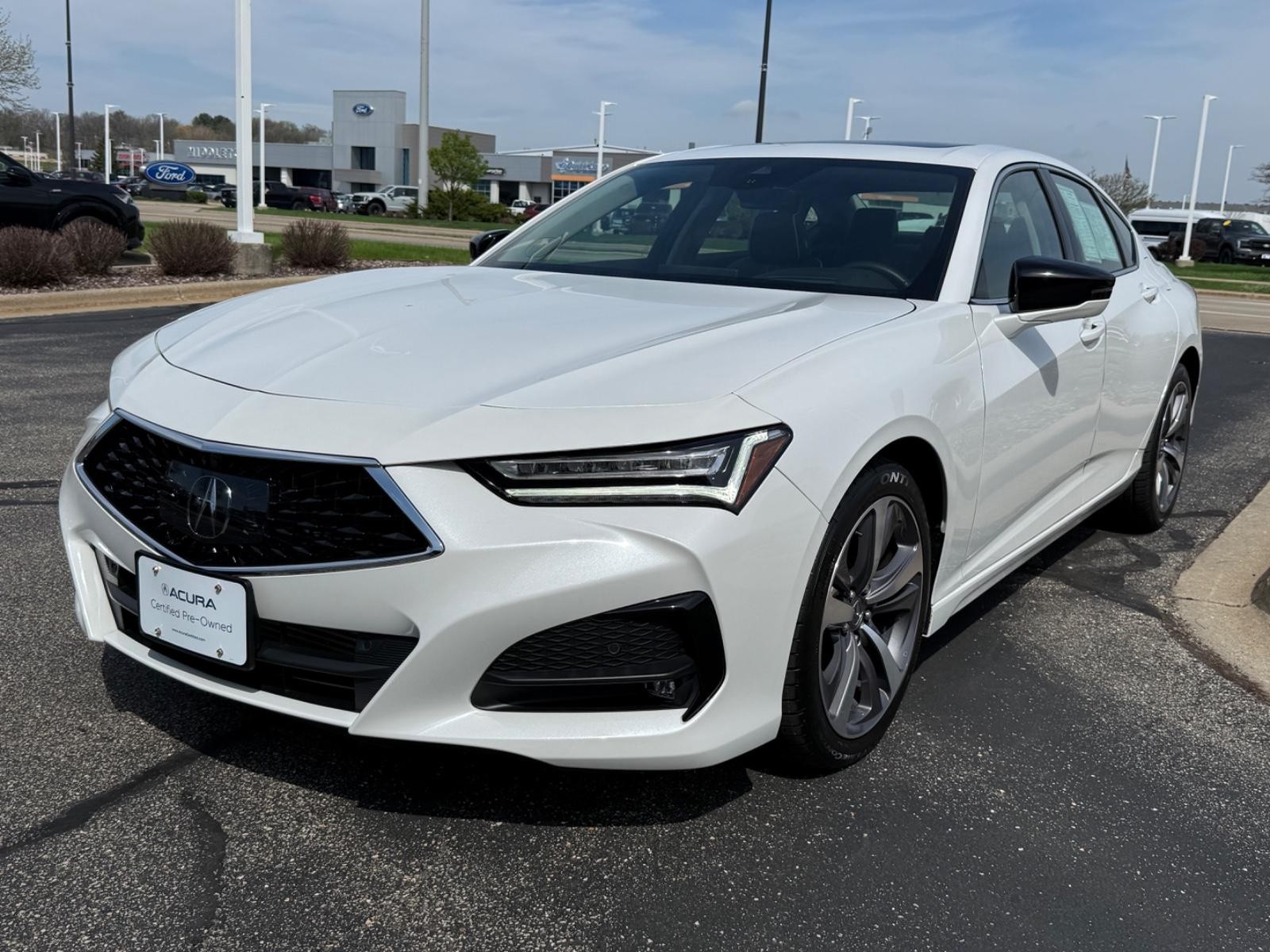 Acura TLX Vehicle Full-screen Gallery Image 08