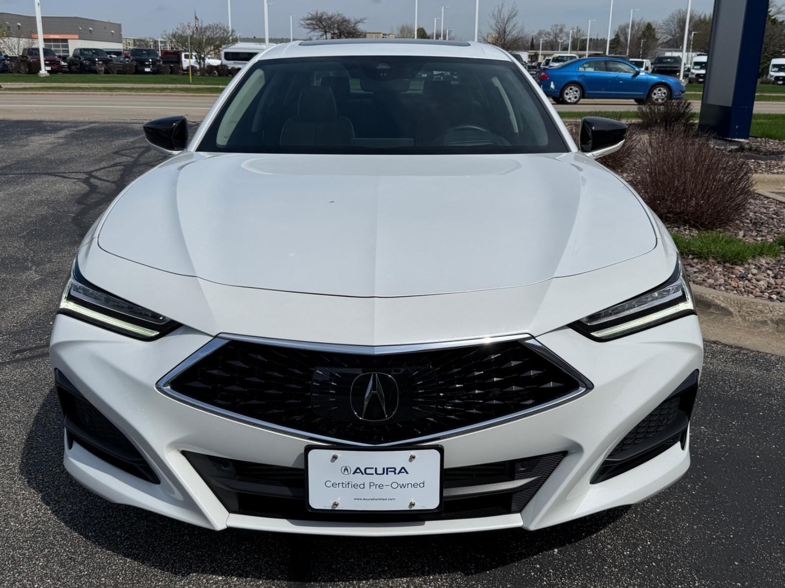 Acura TLX Vehicle Full-screen Gallery Image 09
