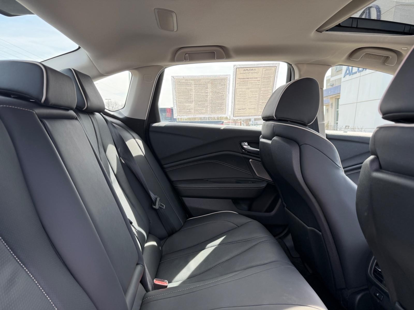 Acura TLX Vehicle Full-screen Gallery Image 10