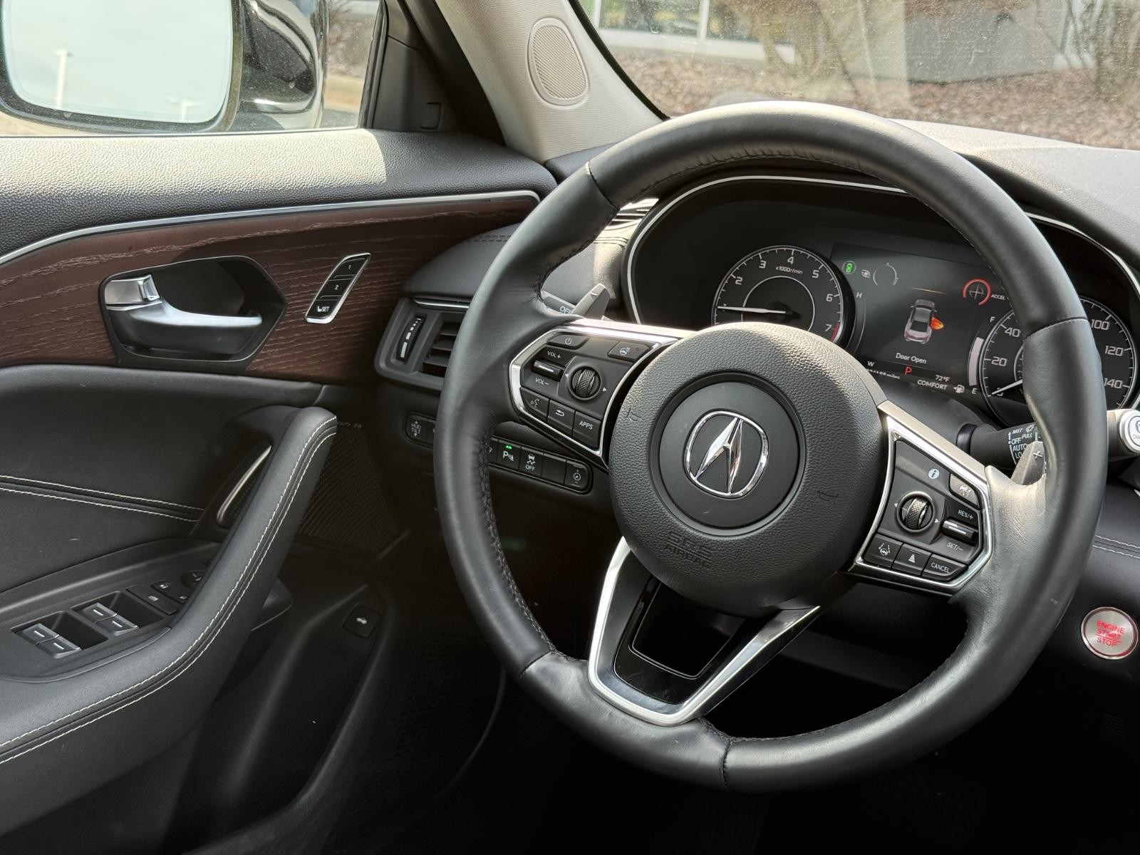 Acura TLX Vehicle Full-screen Gallery Image 13