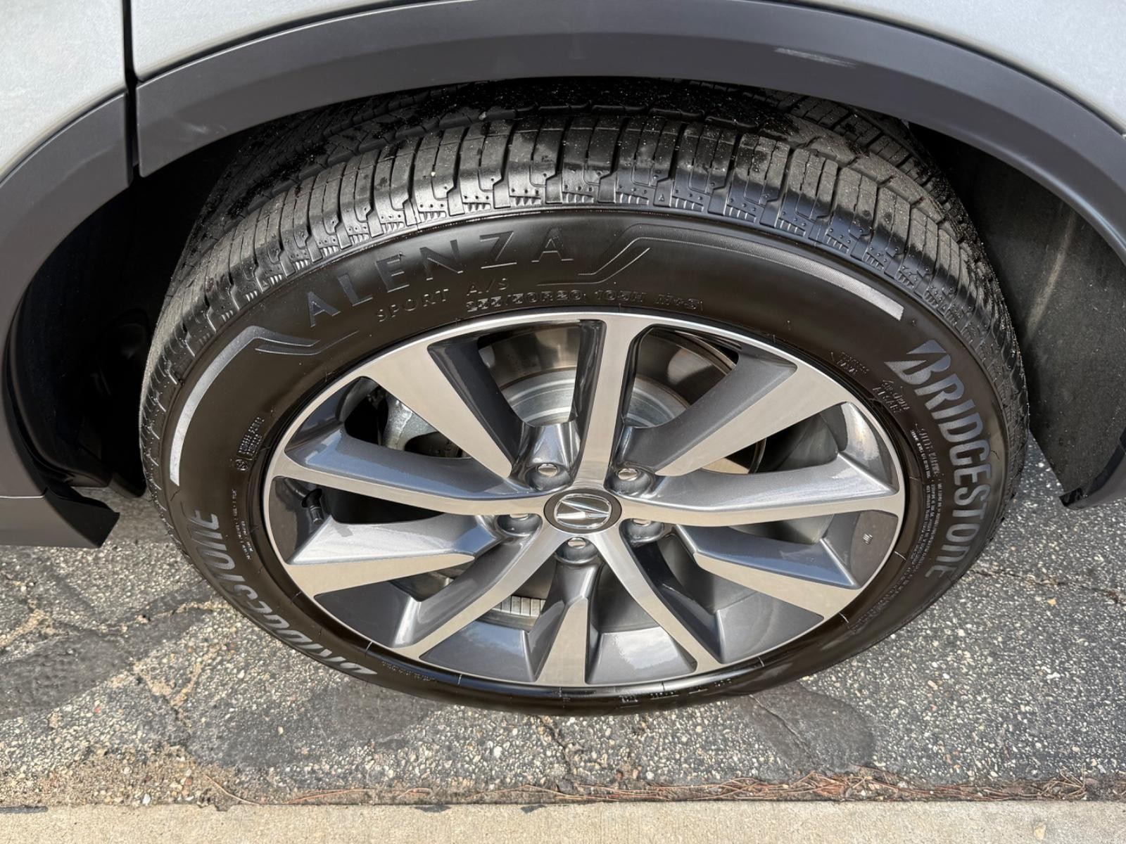 Acura MDX Vehicle Full-screen Gallery Image 07