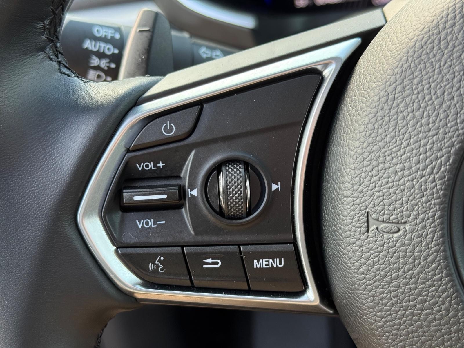 Acura MDX Vehicle Full-screen Gallery Image 17