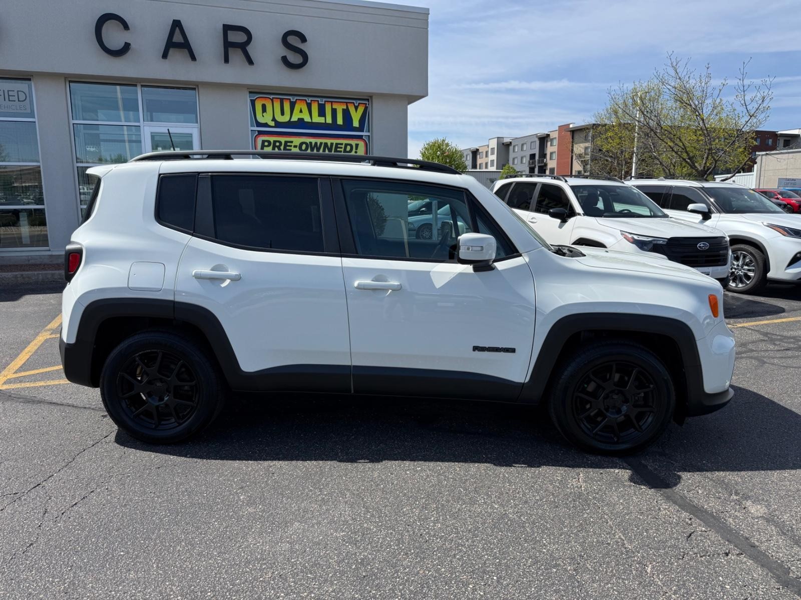 Jeep Renegade Vehicle Image 02