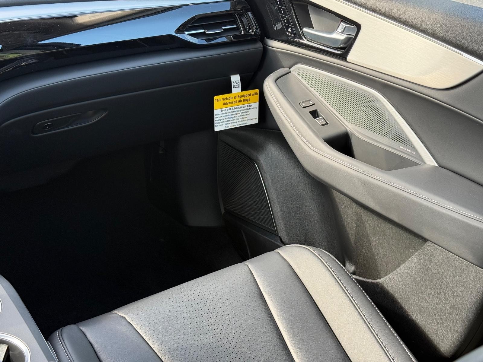 Acura MDX Vehicle Image 09
