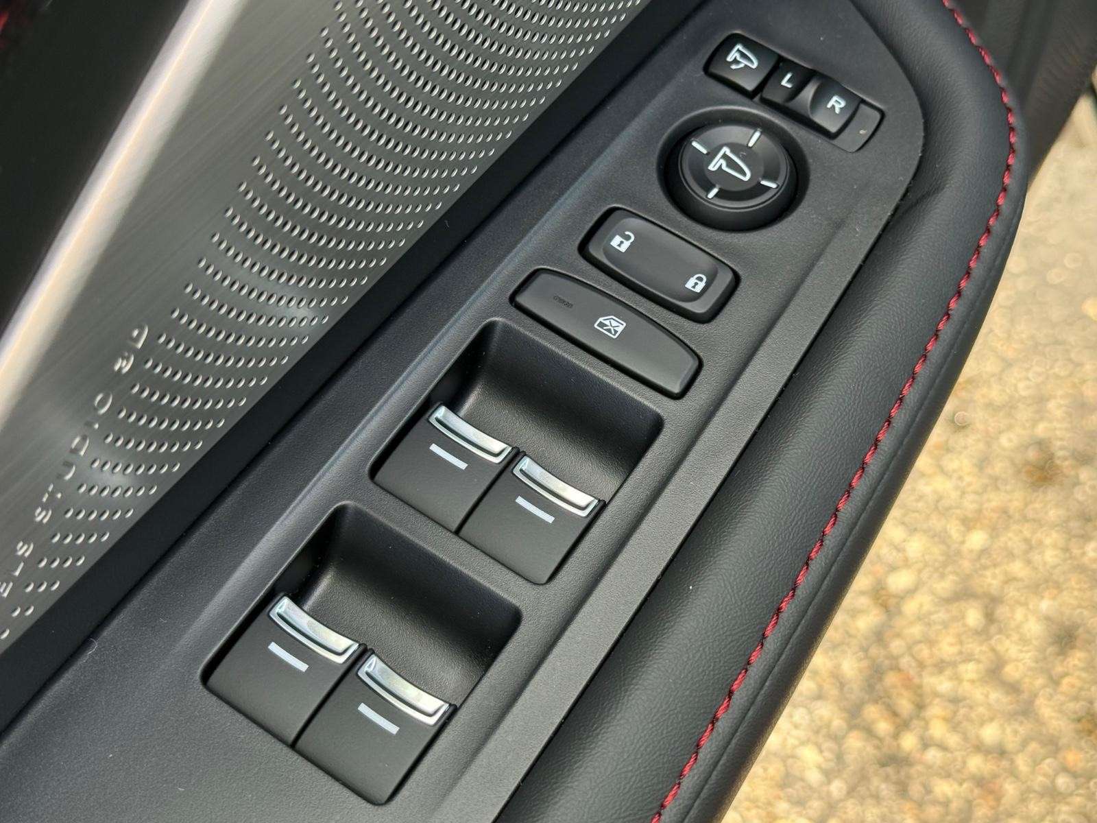 Acura RDX Vehicle Image 16