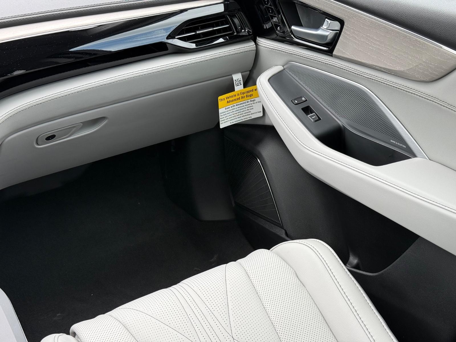 Acura MDX Vehicle Image 10