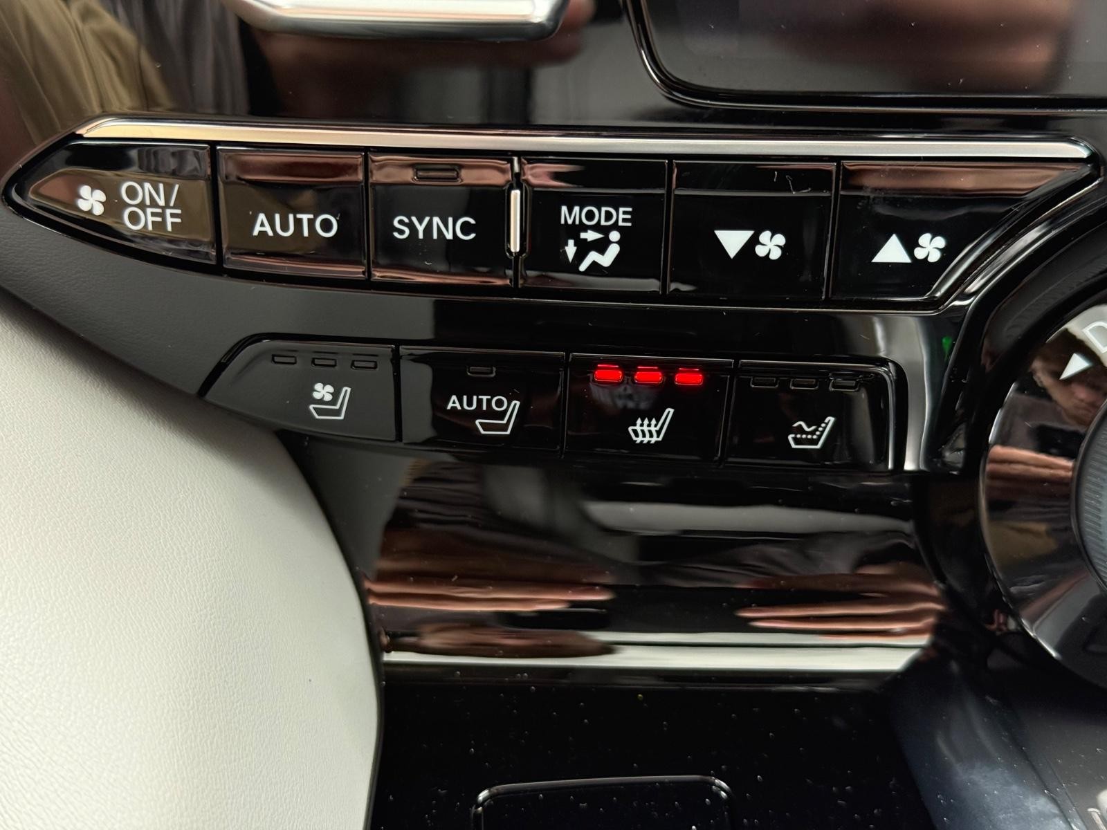 Acura MDX Vehicle Image 15