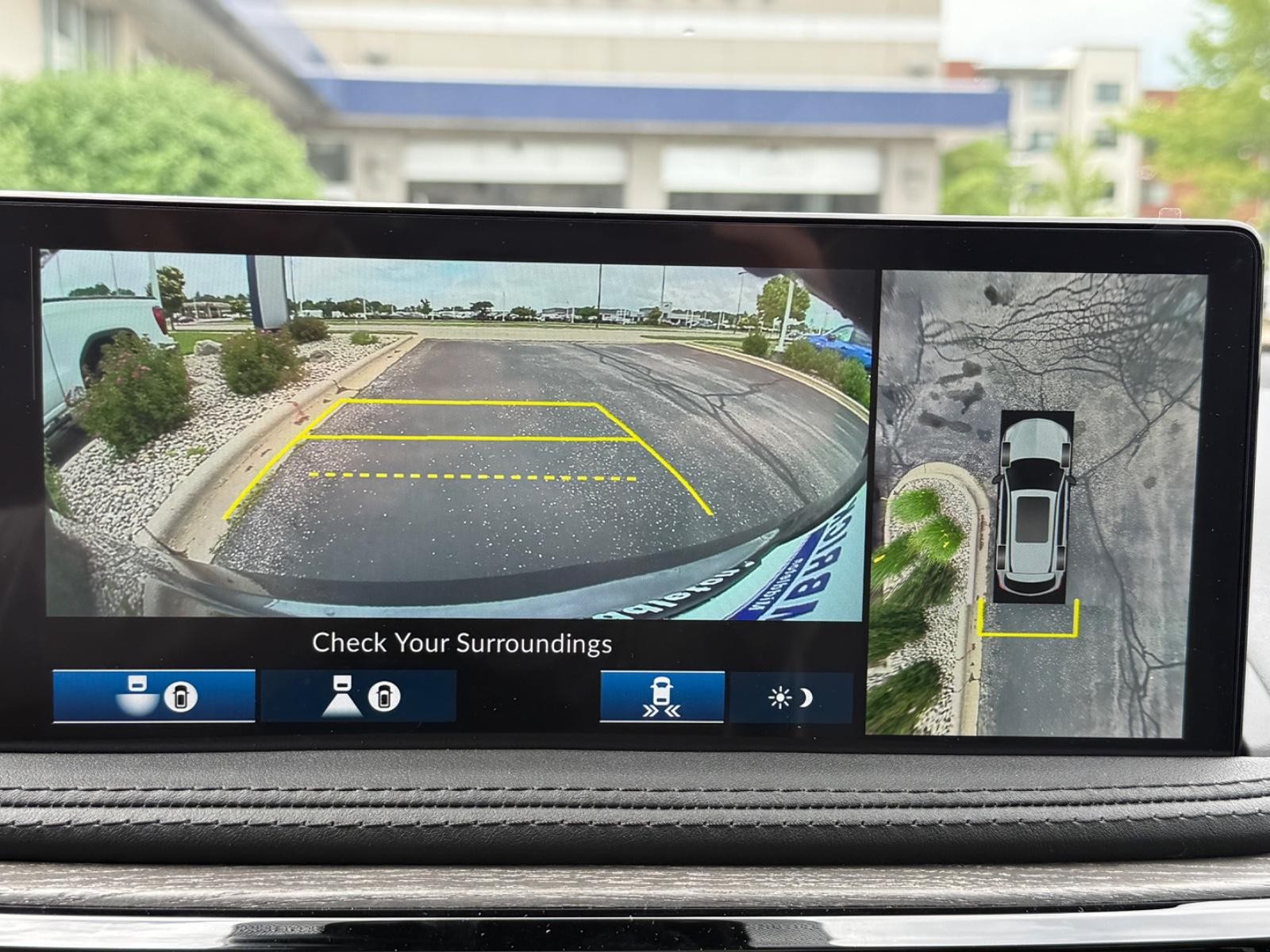 Acura MDX Vehicle Image 14