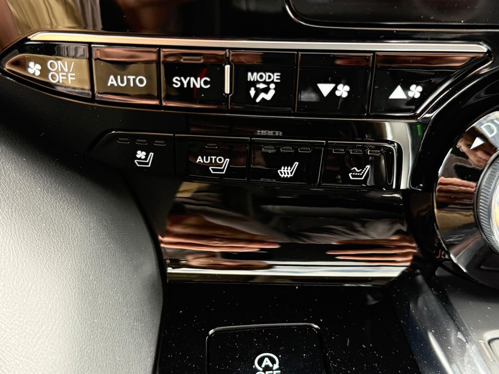 Acura MDX Vehicle Image 15