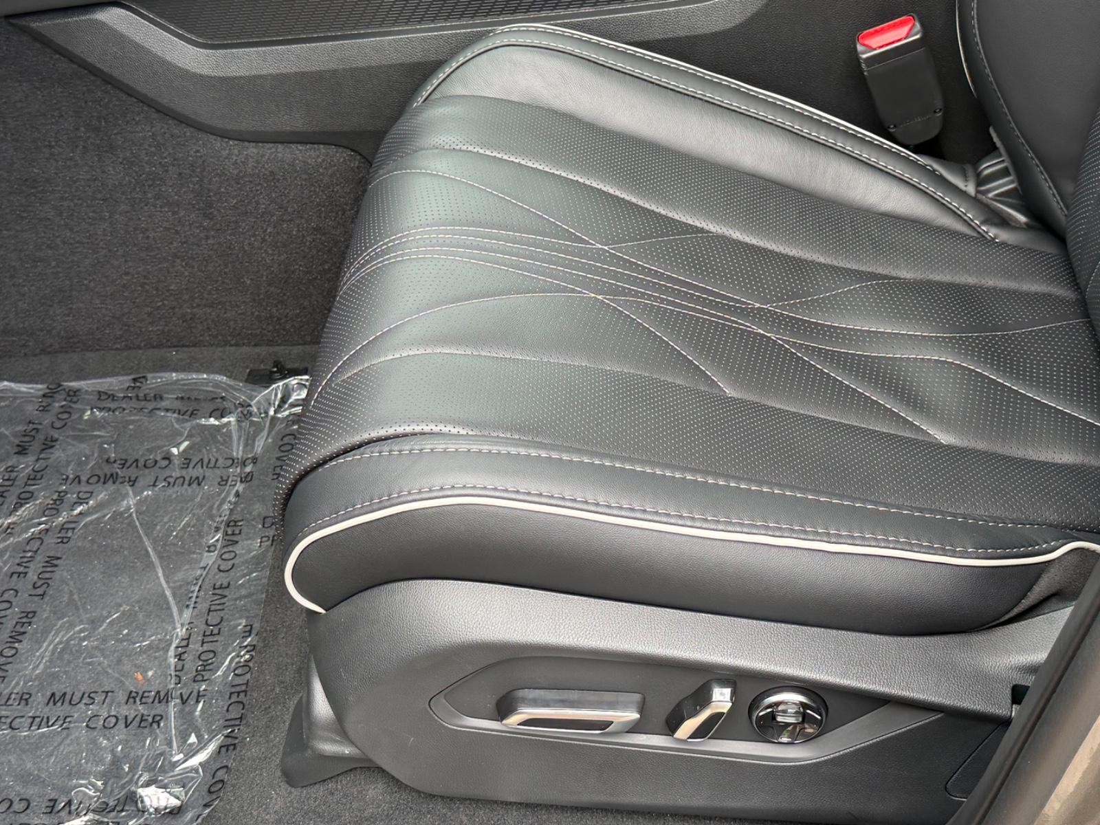 Acura MDX Vehicle Image 17