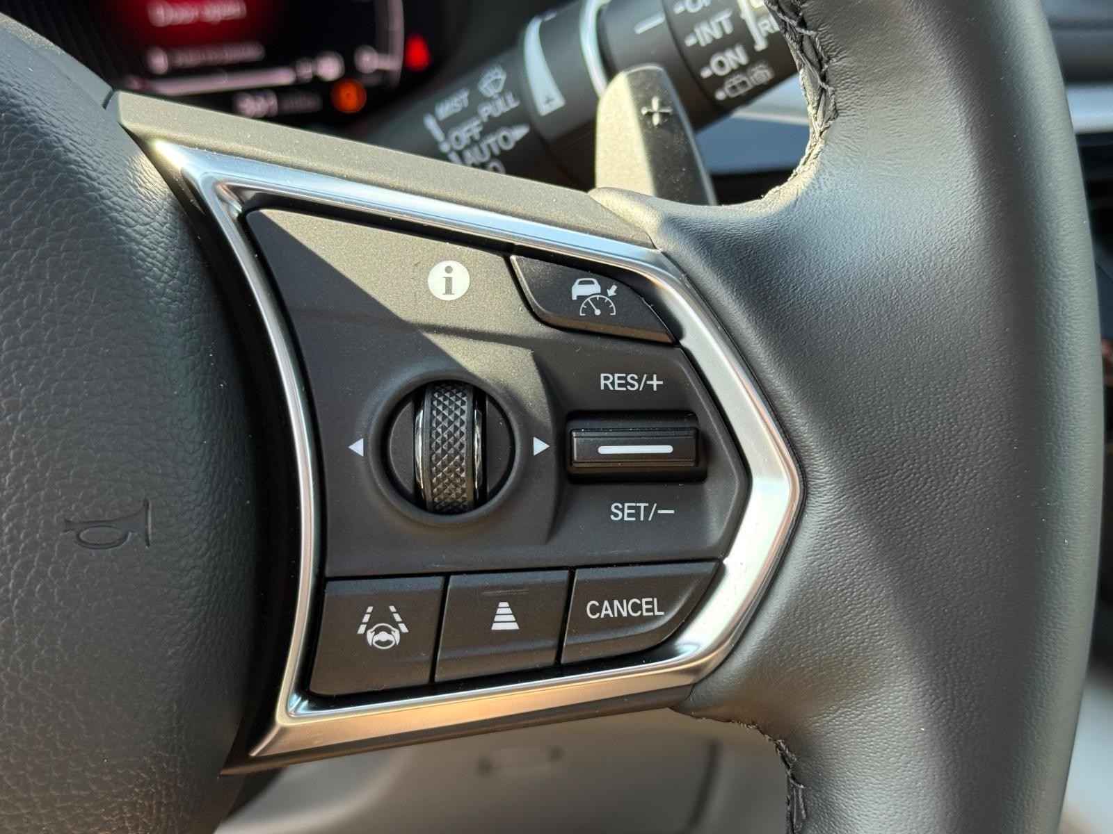 Acura MDX Vehicle Image 13